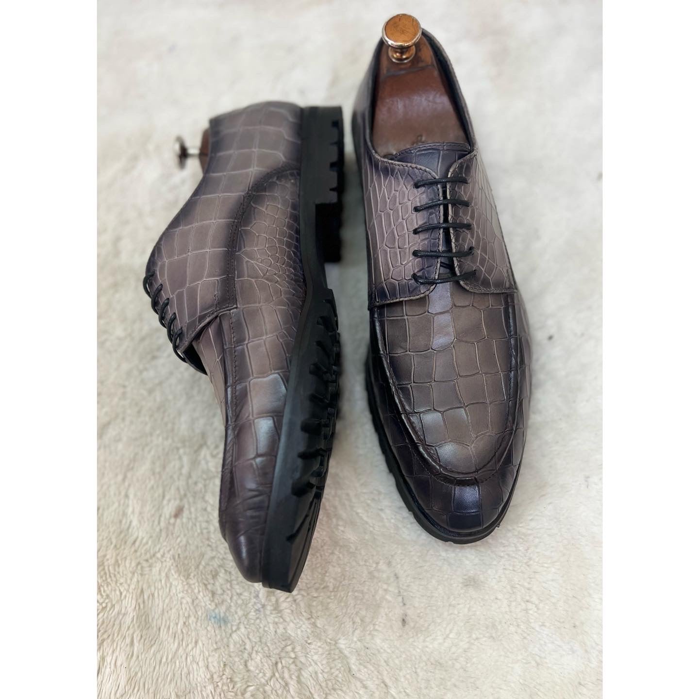 Derby Grey Hand Patina