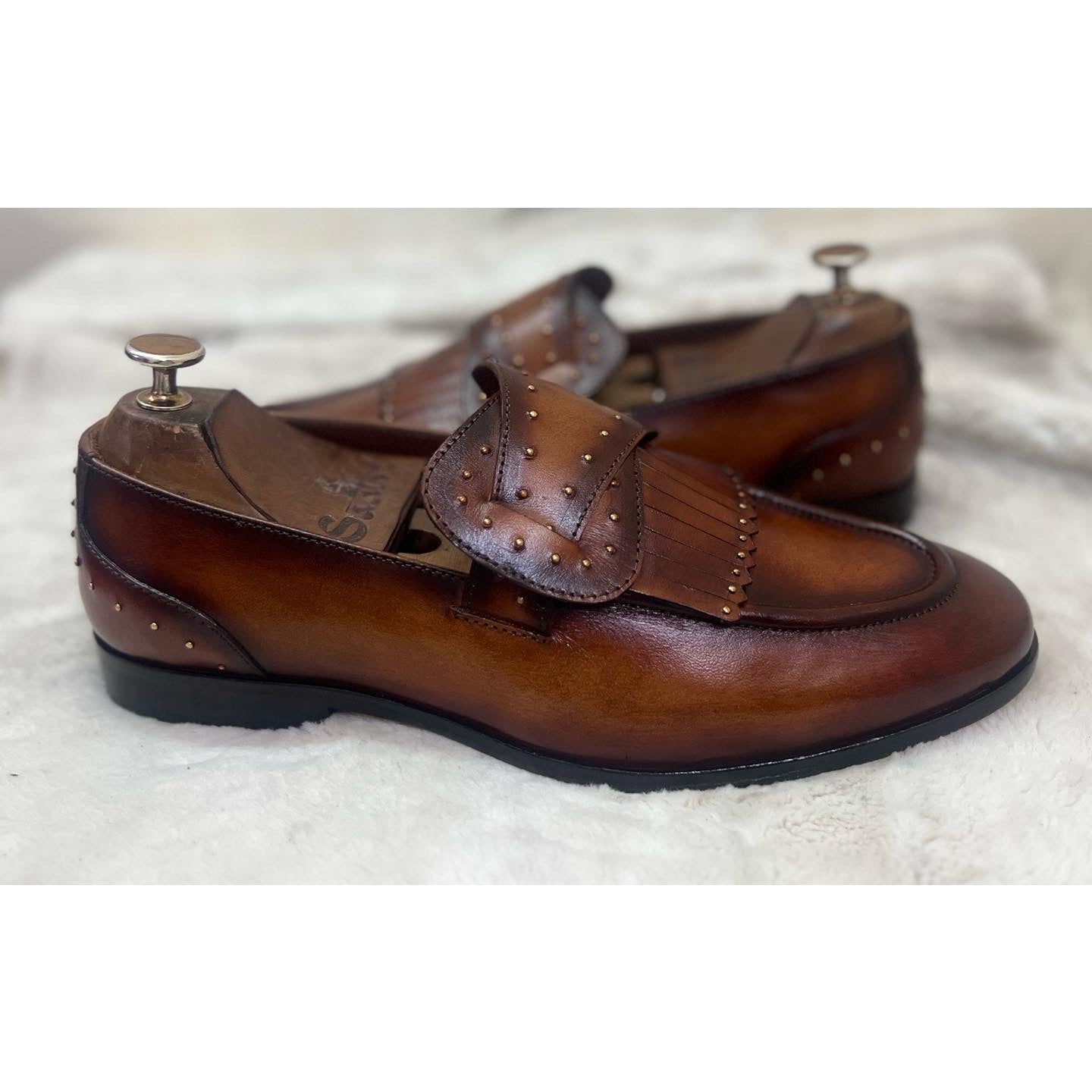 Butterfly Loafers With Fringes & Bajri