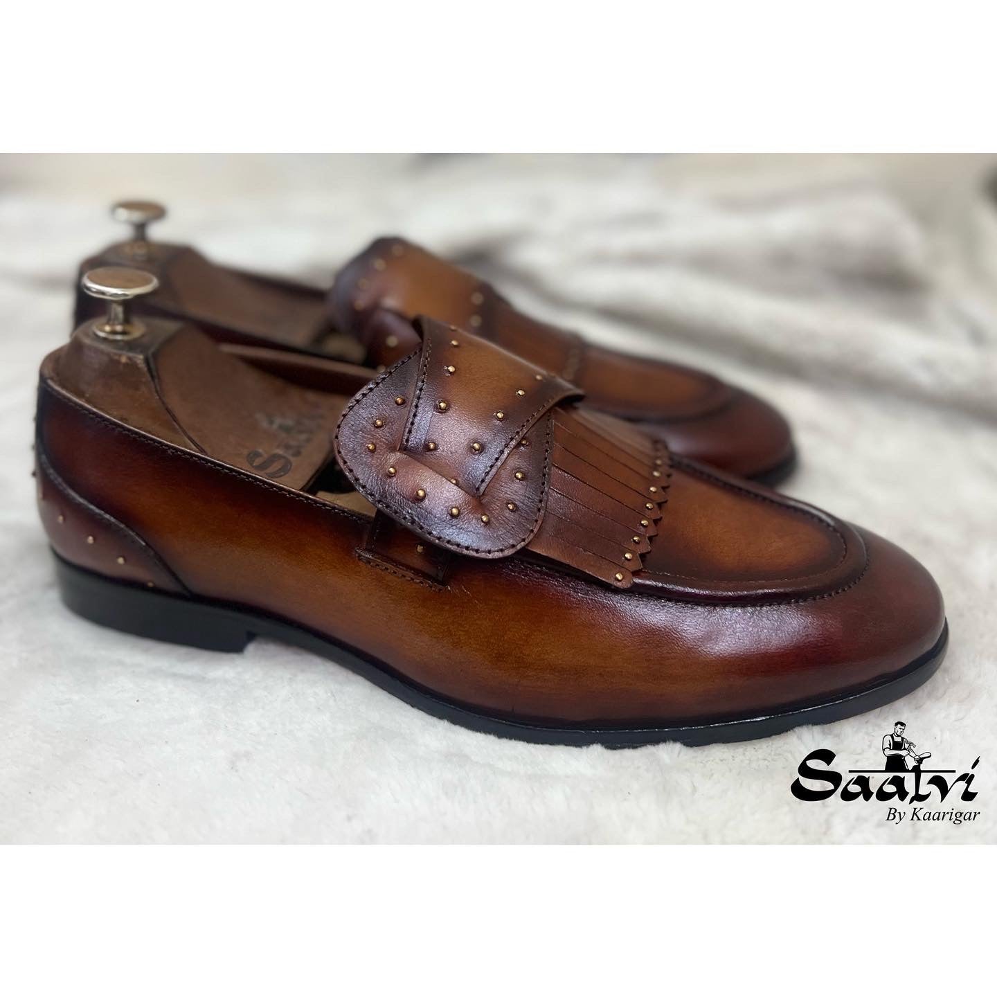 Butterfly Loafers With Fringes & Bajri