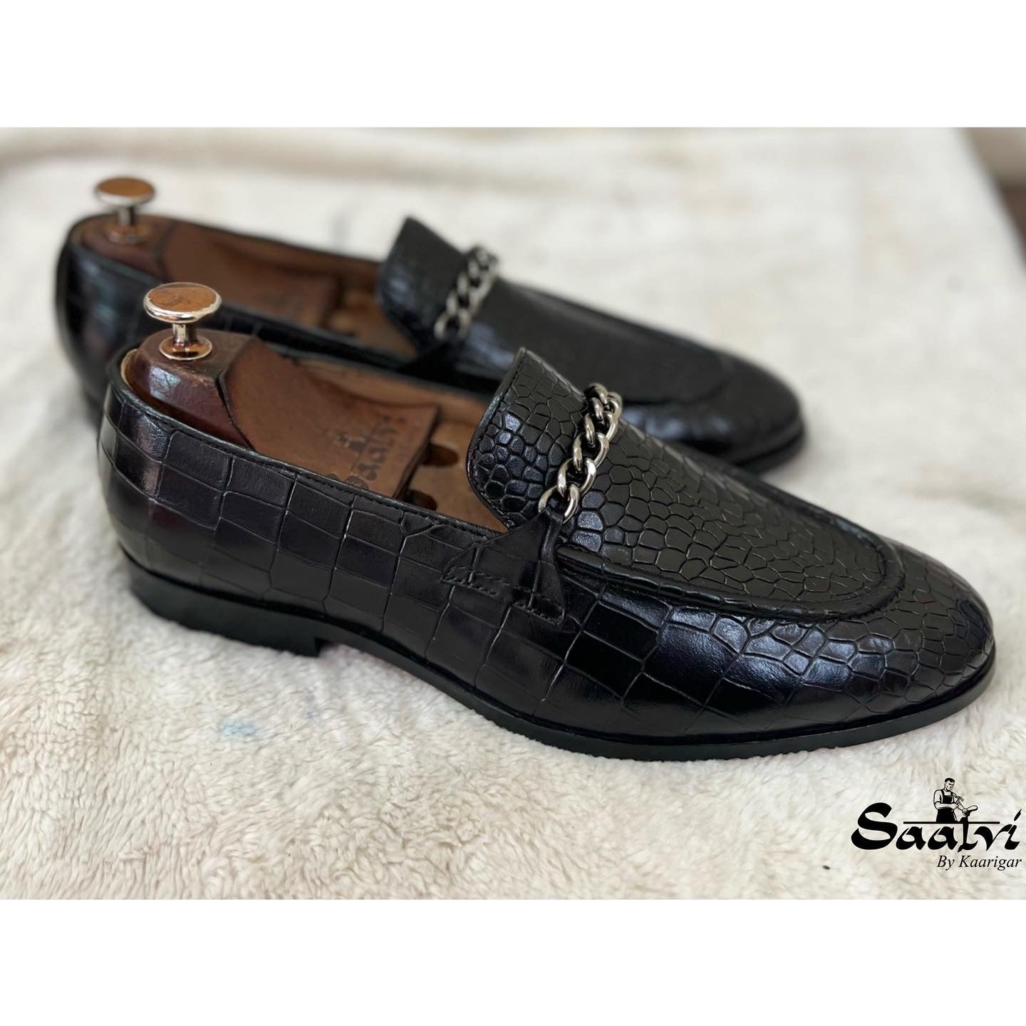 Croco Loafers With Chain Black