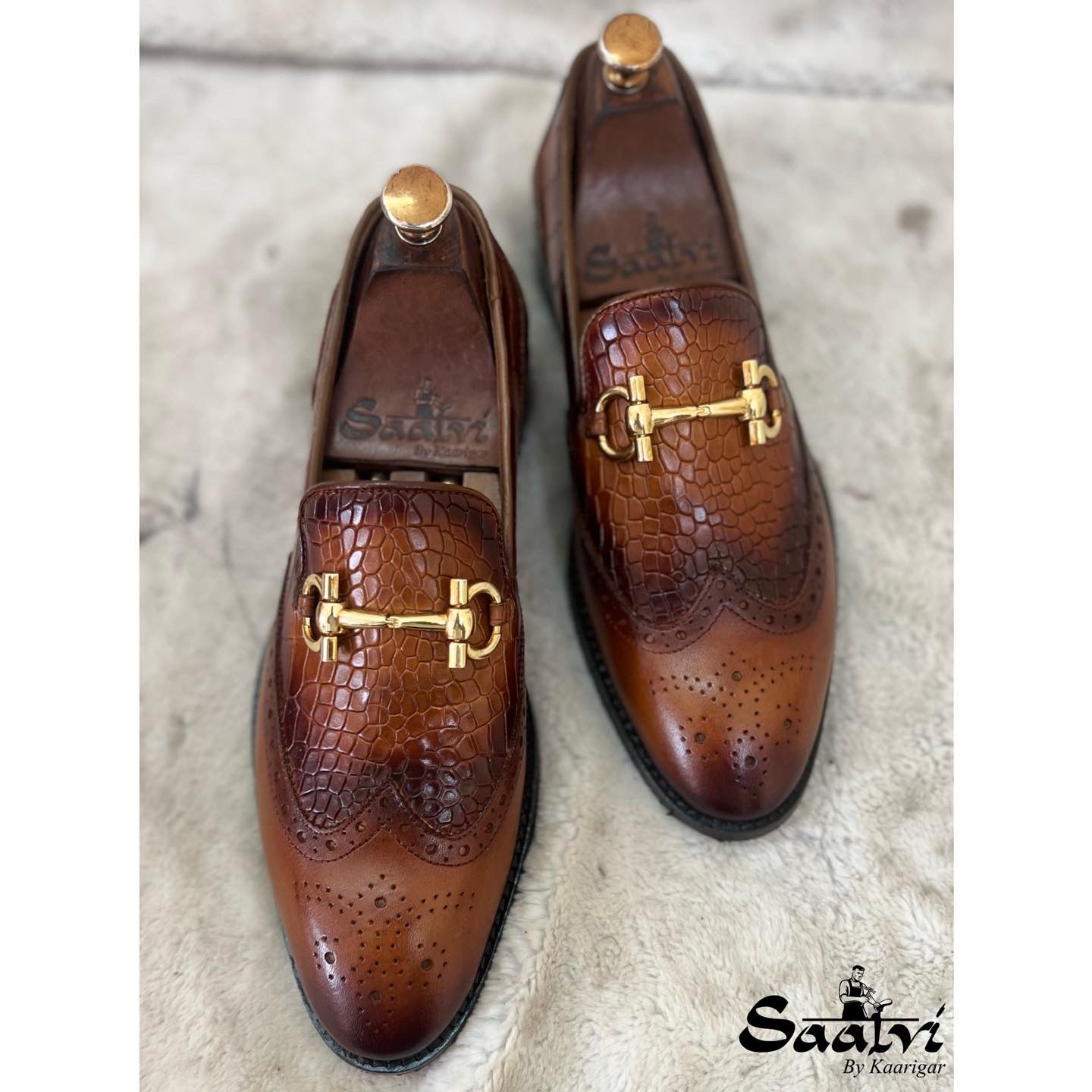 Wingcap Loafers With Metal Trim Tan