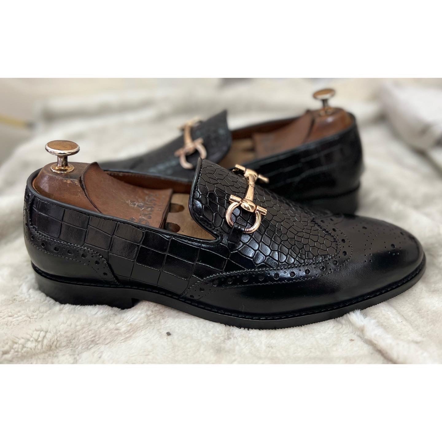 Wingcap Loafers With Metal Trim Blk