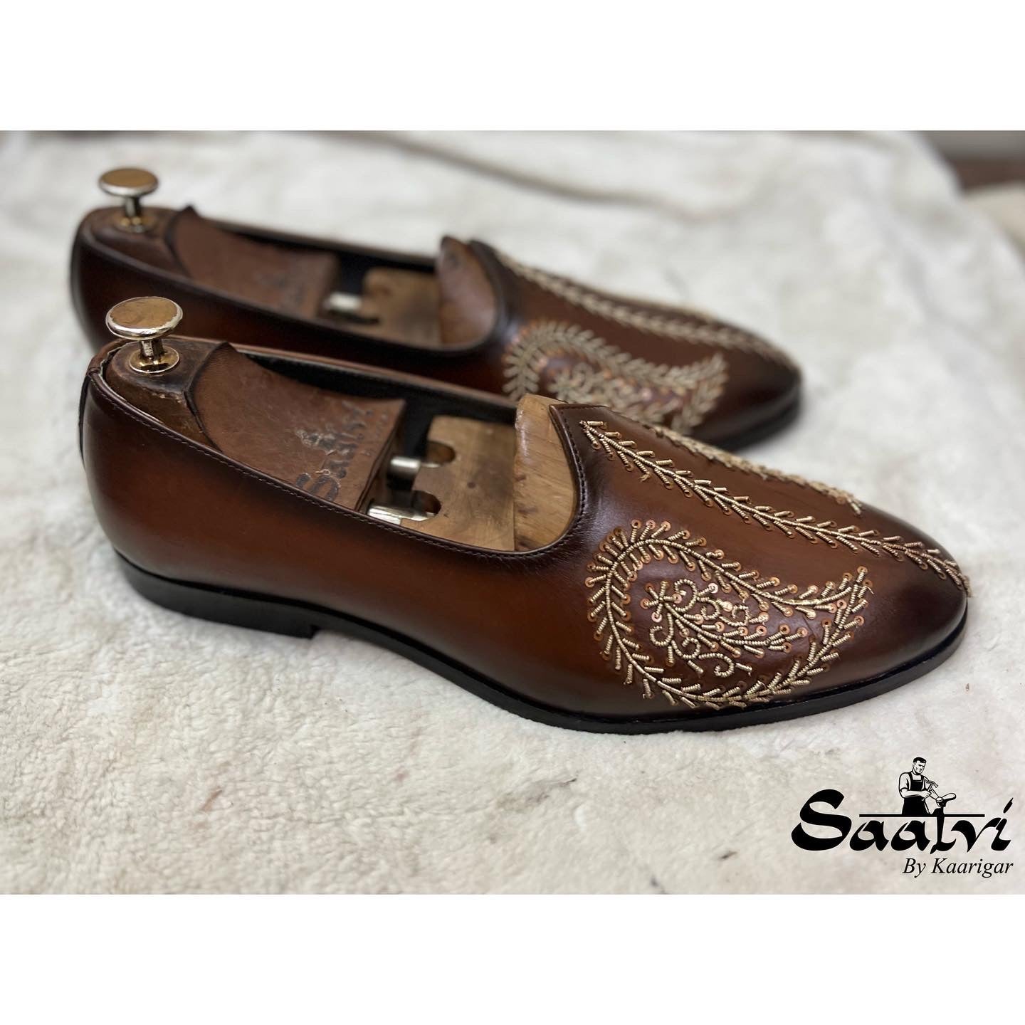 Hand Finished Jalsa With Leaf Embroidery