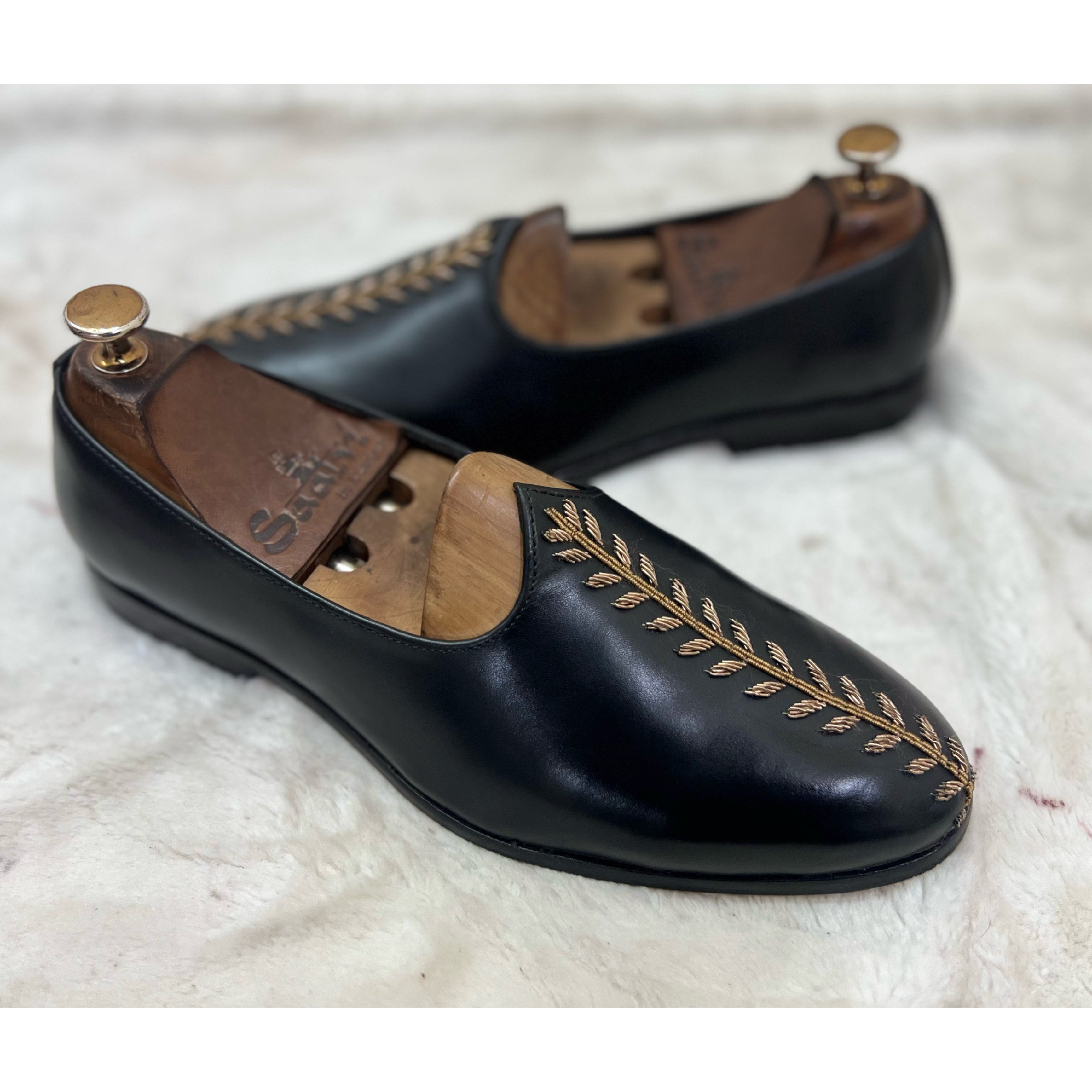 Black Leather Leaves Jalsa