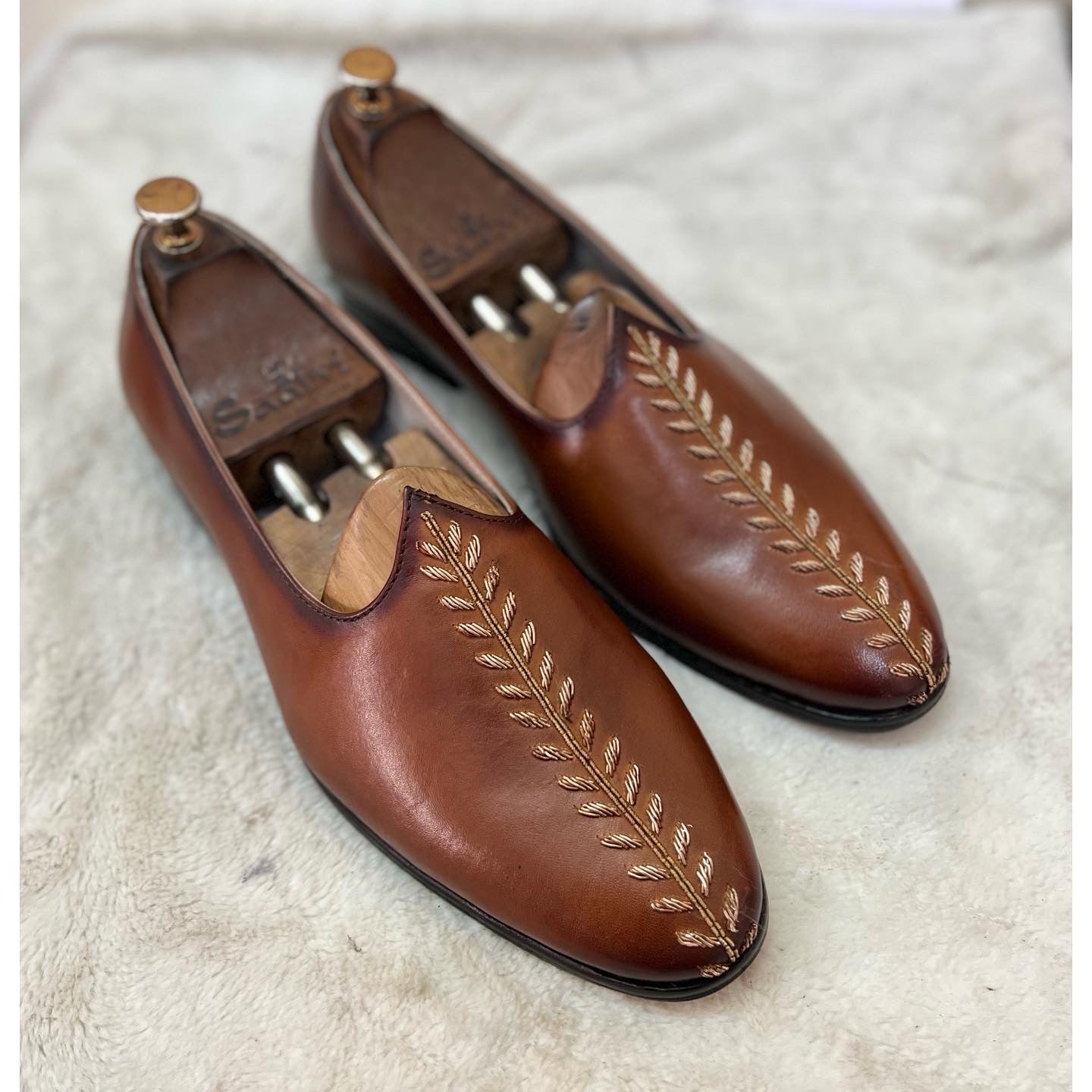 Tan Leather Leaves Jalsa