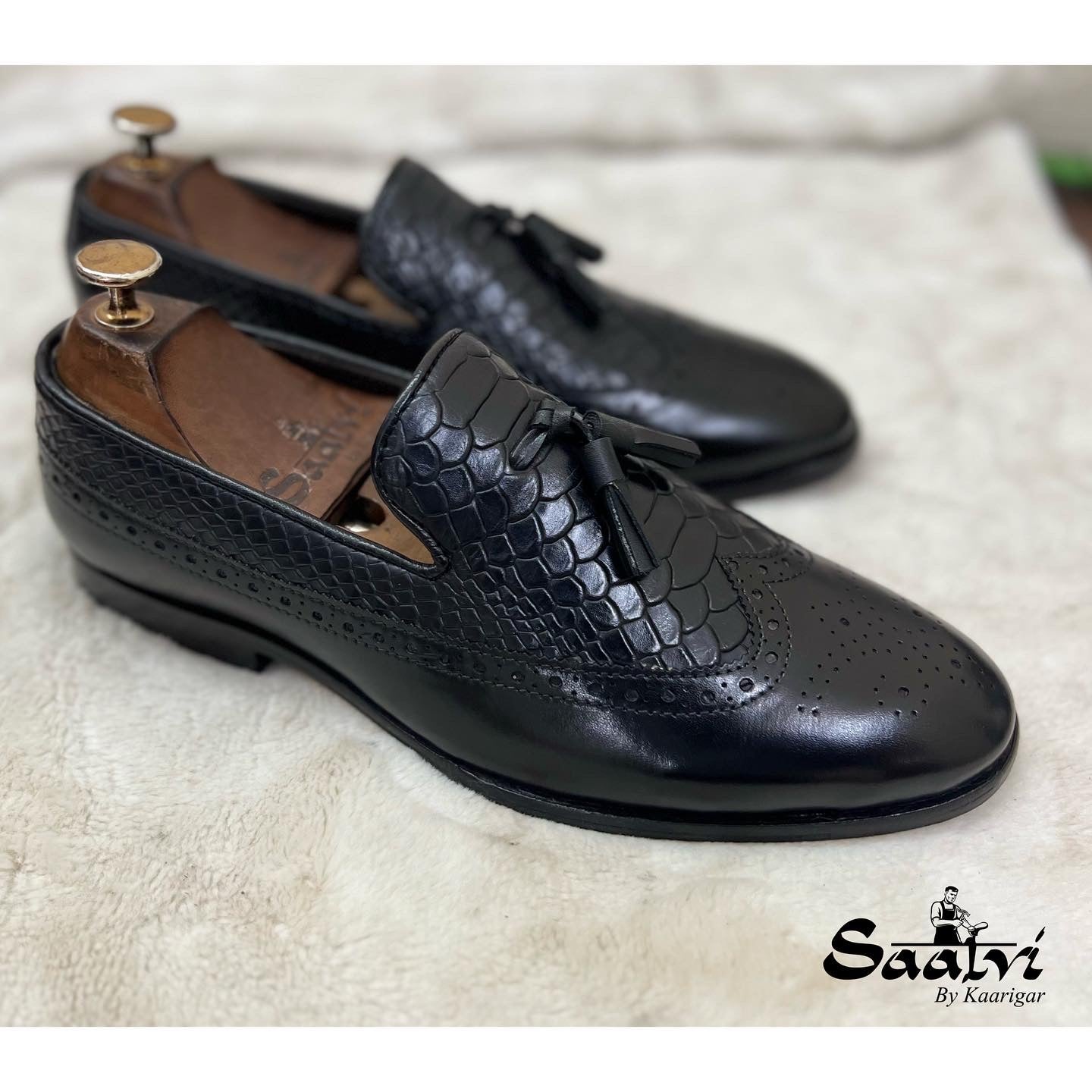 Twin Texture Wingcap Loafers Black