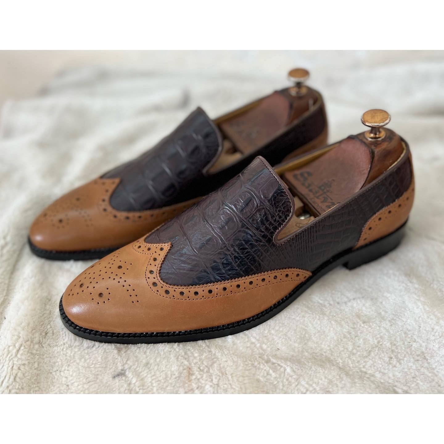 Wingcap Brown Tan Croco Slipons