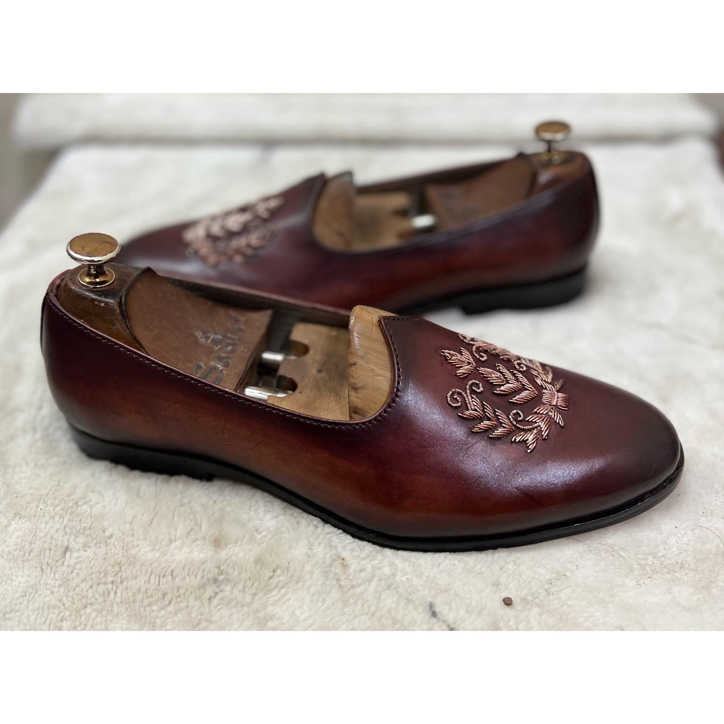 Bordo Leaf Zardosi Jalsa