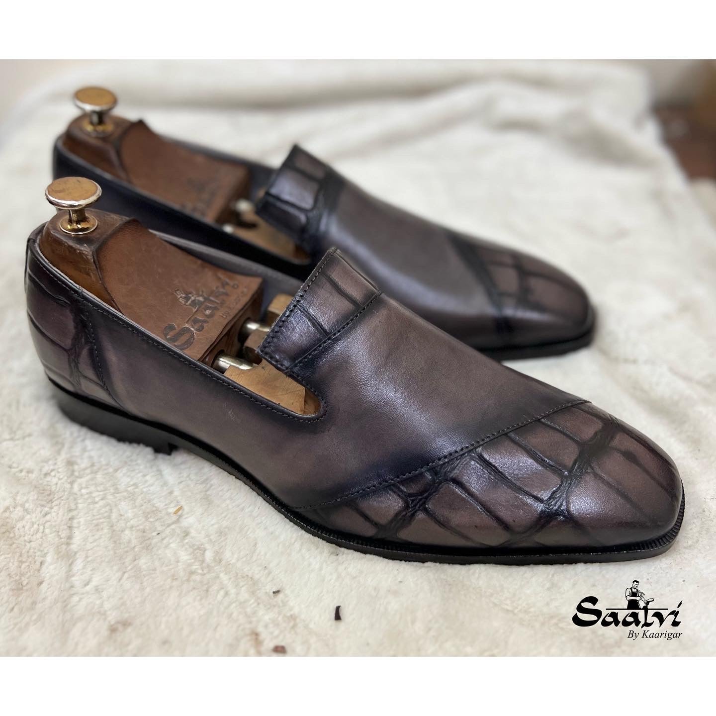 Croco Textured Loafers-Grey Hand Patina