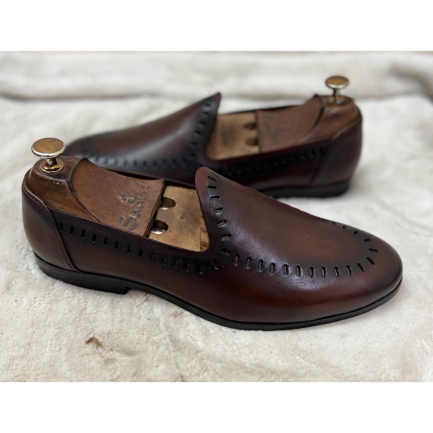 Cutwork Jutti Brown