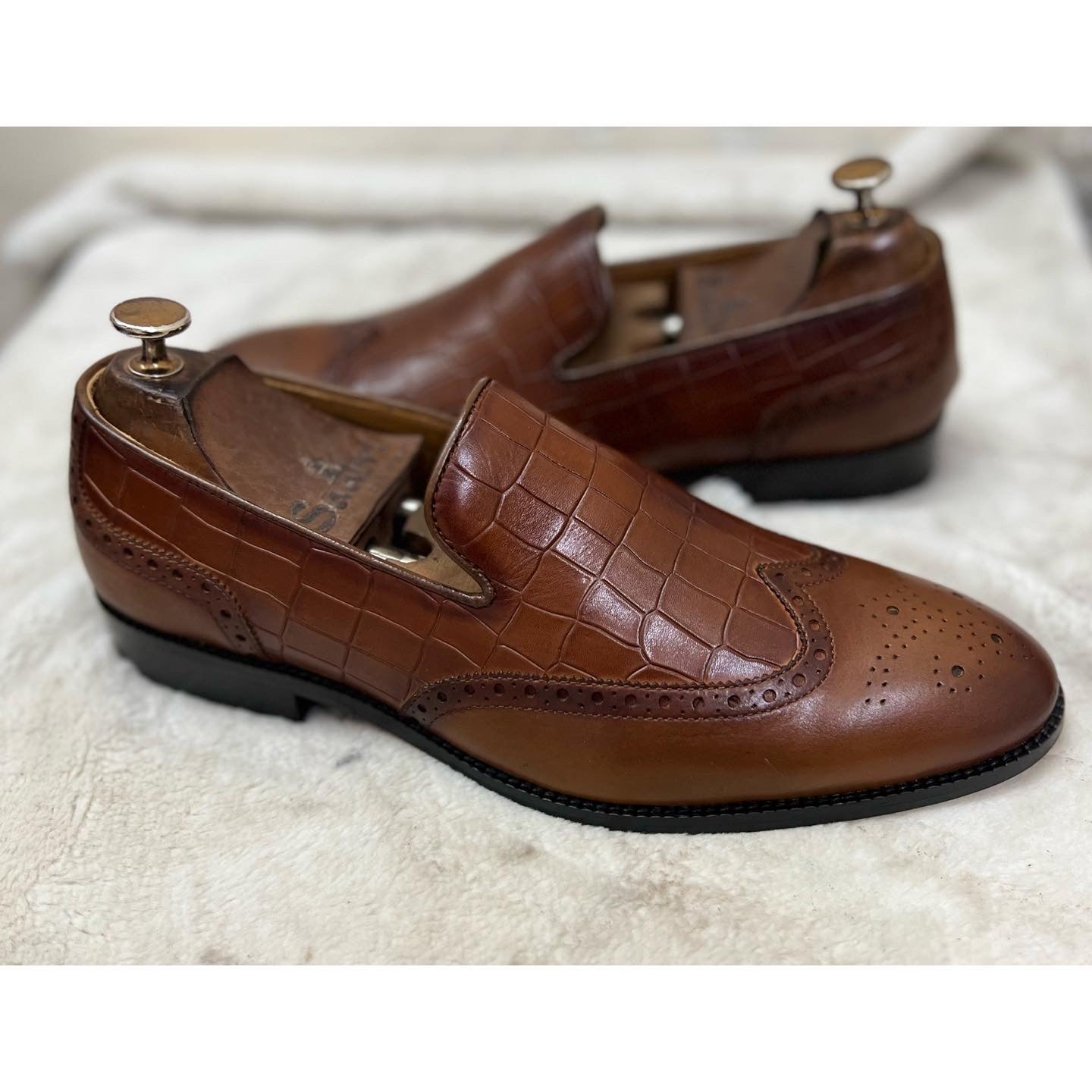 Wingcap Tan Croco Slipons