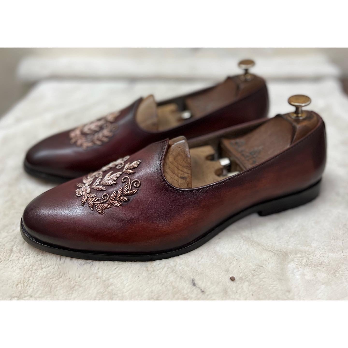 Bordo Leaf Zardosi Jalsa