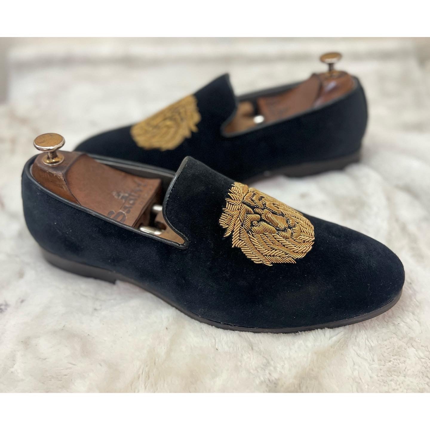 Black Velvet Lion Zardosi Slipons