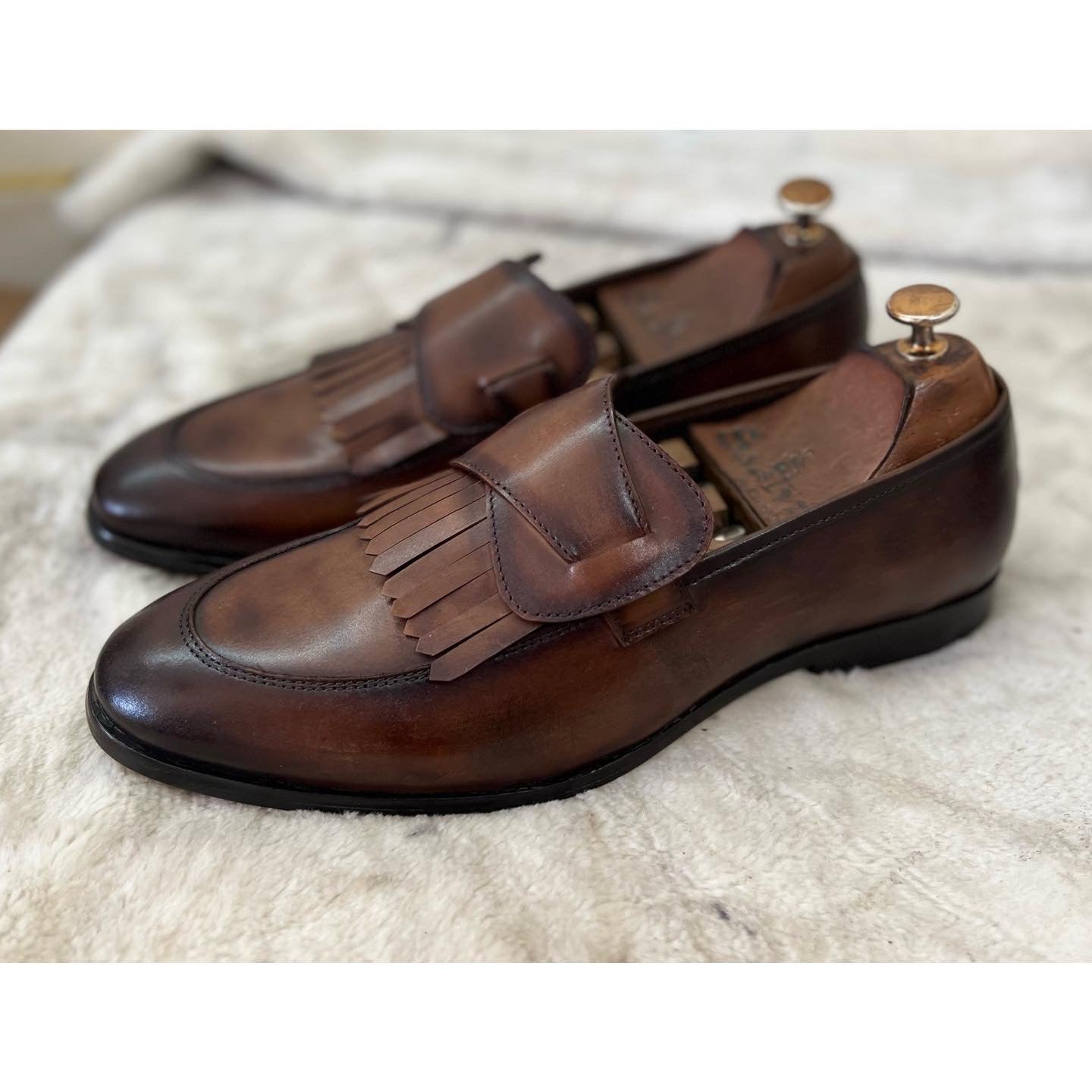 Butterfly Loafers With Fringes Hand Patina
