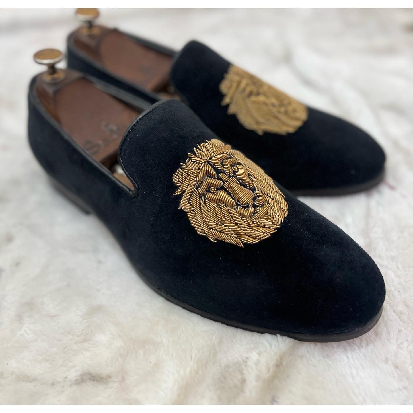 Black Velvet Lion Zardosi Slipons