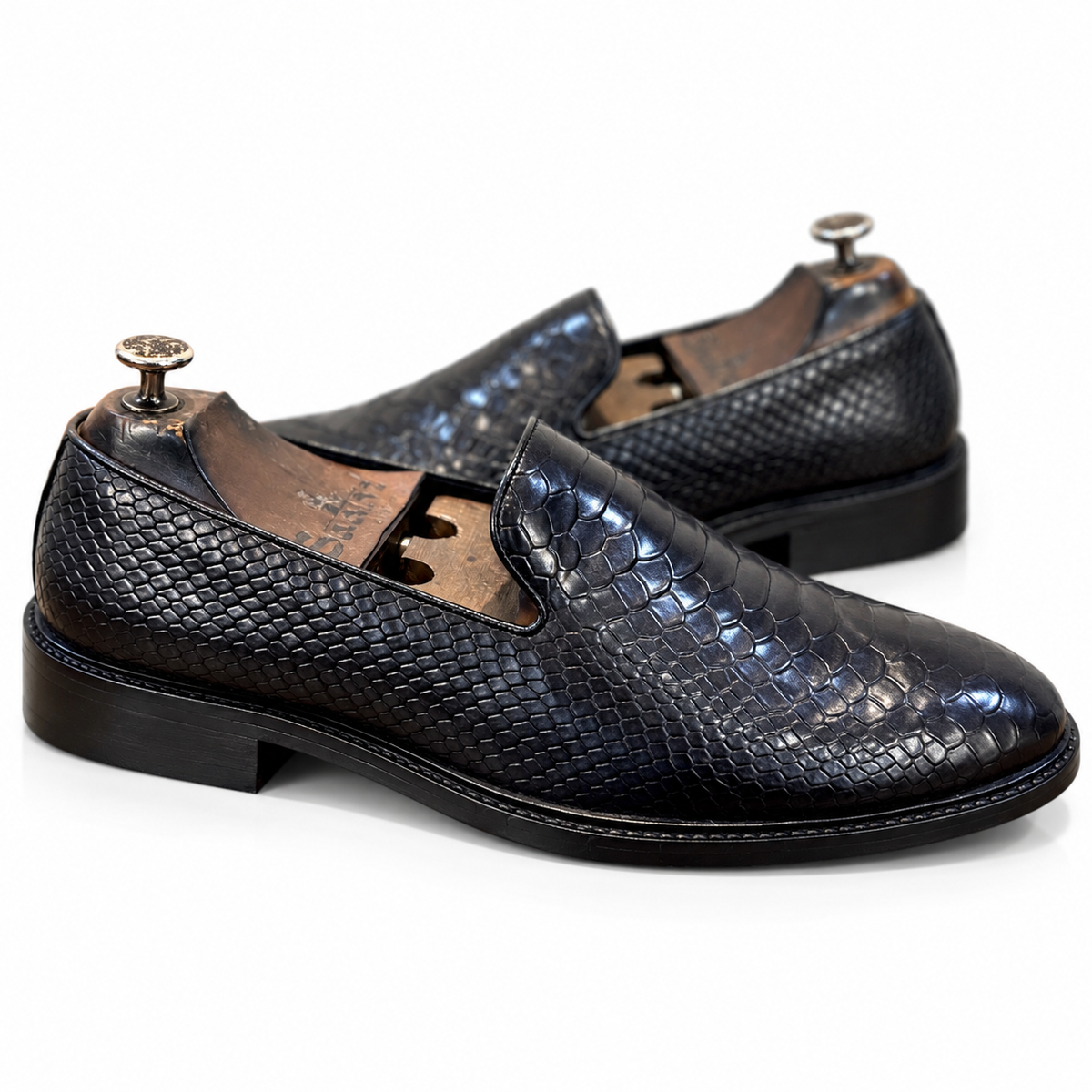 Noir Serpent Éclat Loafers