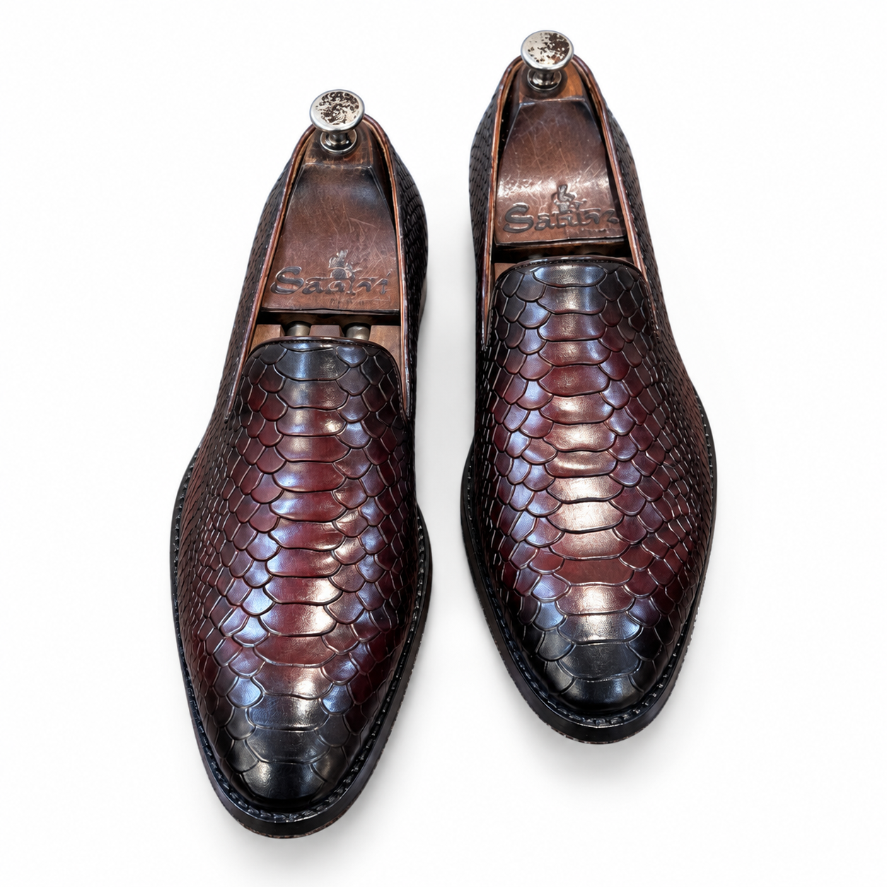 Noir Bordeaux Embossed Loafer