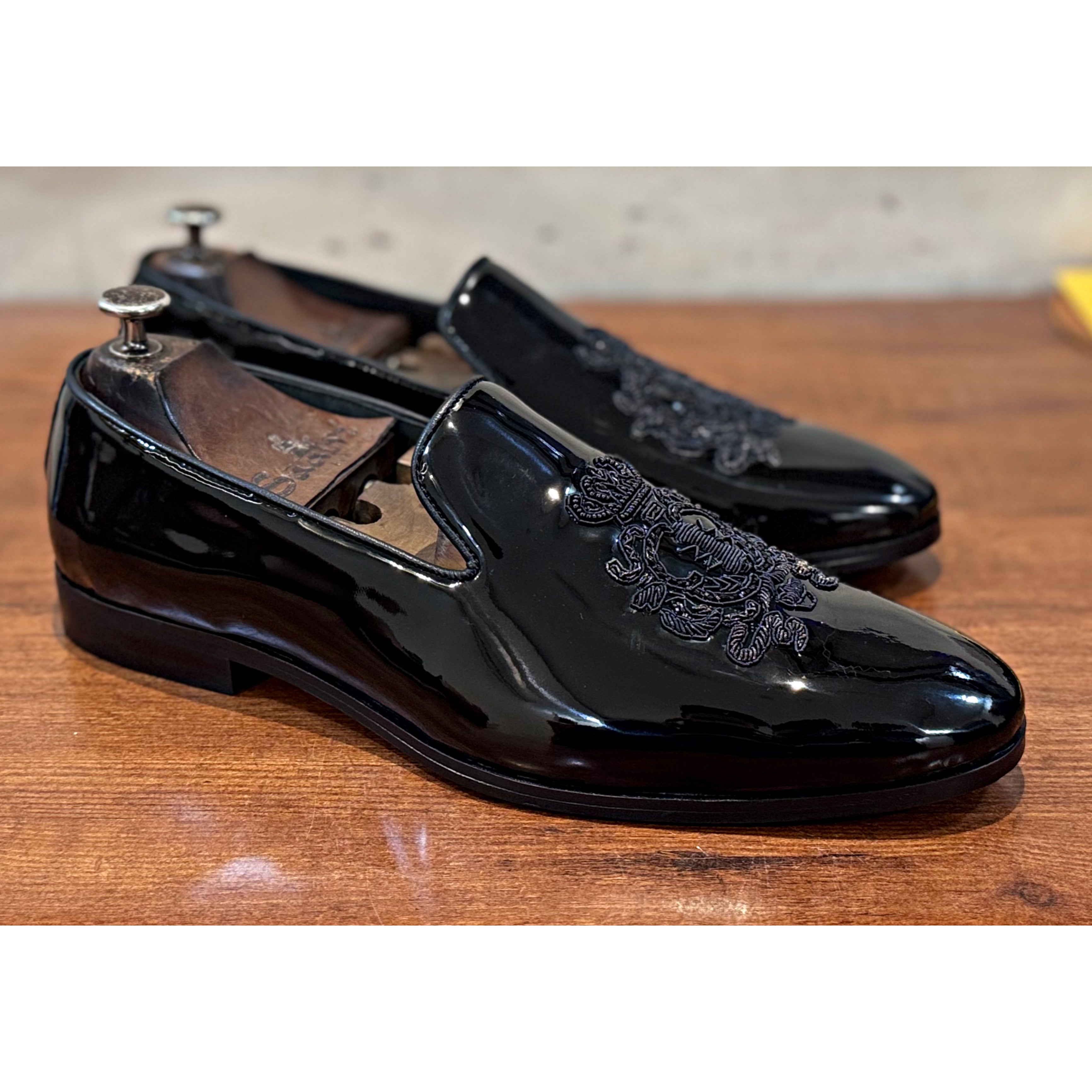 Royal Crown Embroidery Patent