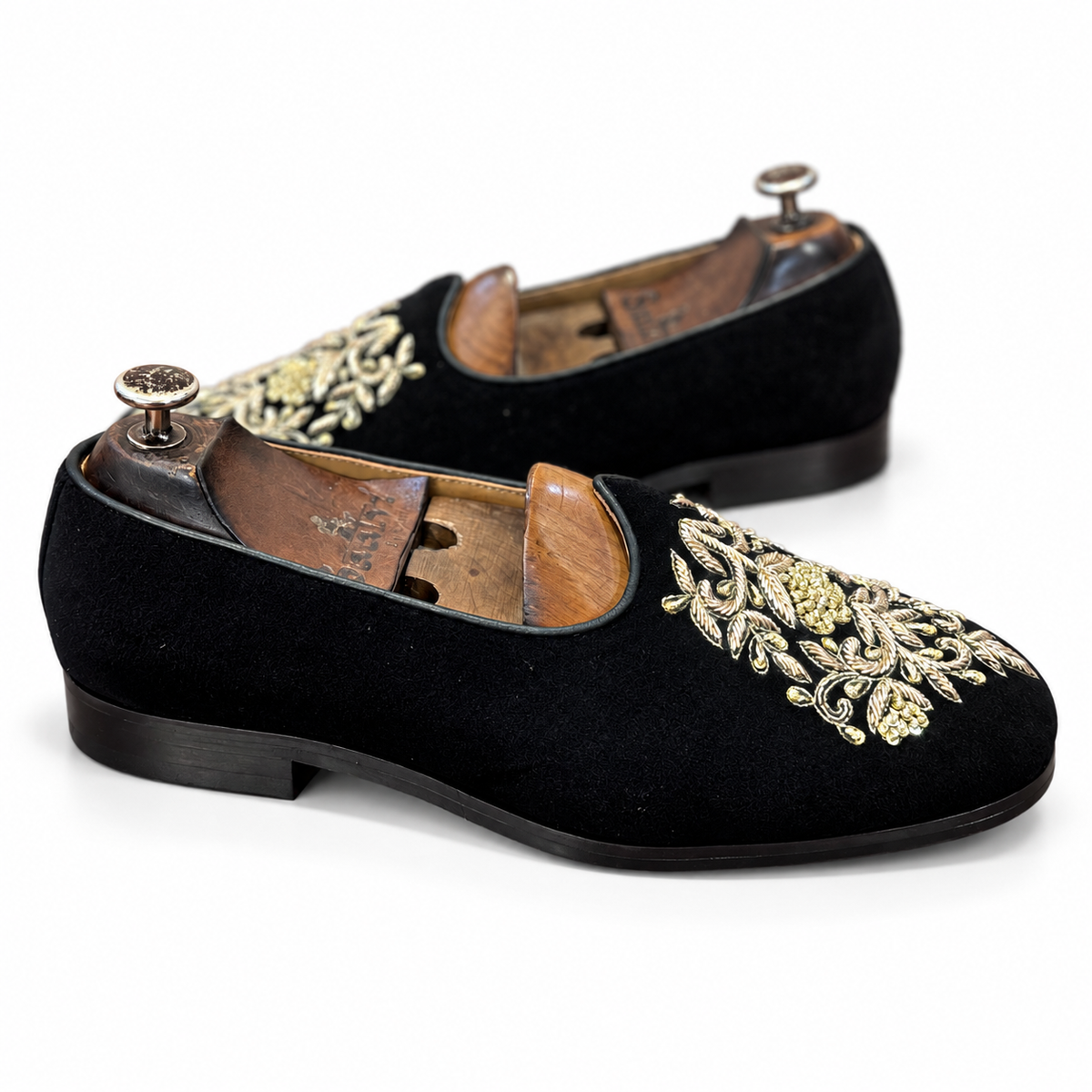 Noir Royale Zardosi Velvet Jalsa