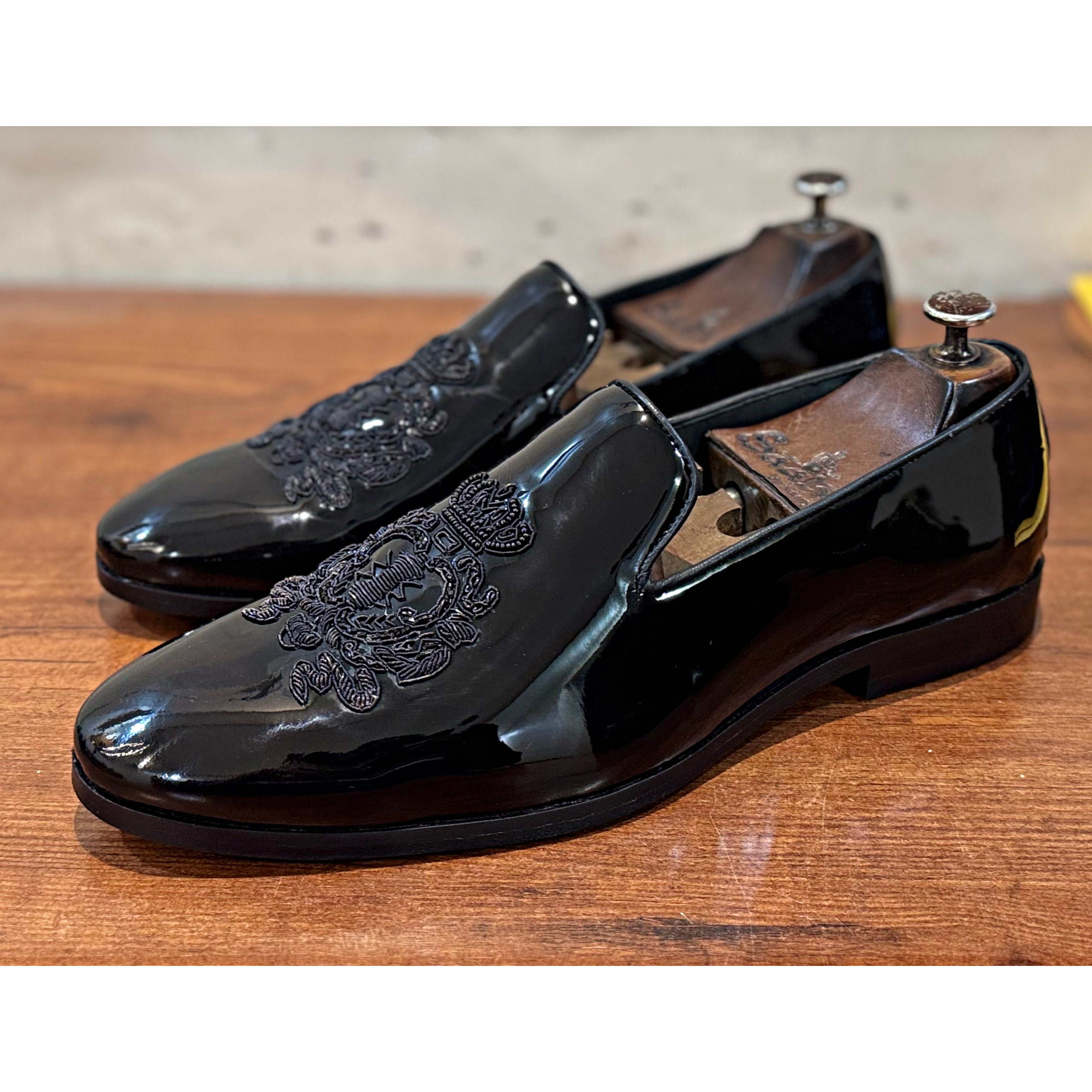 Royal Crown Embroidery Patent