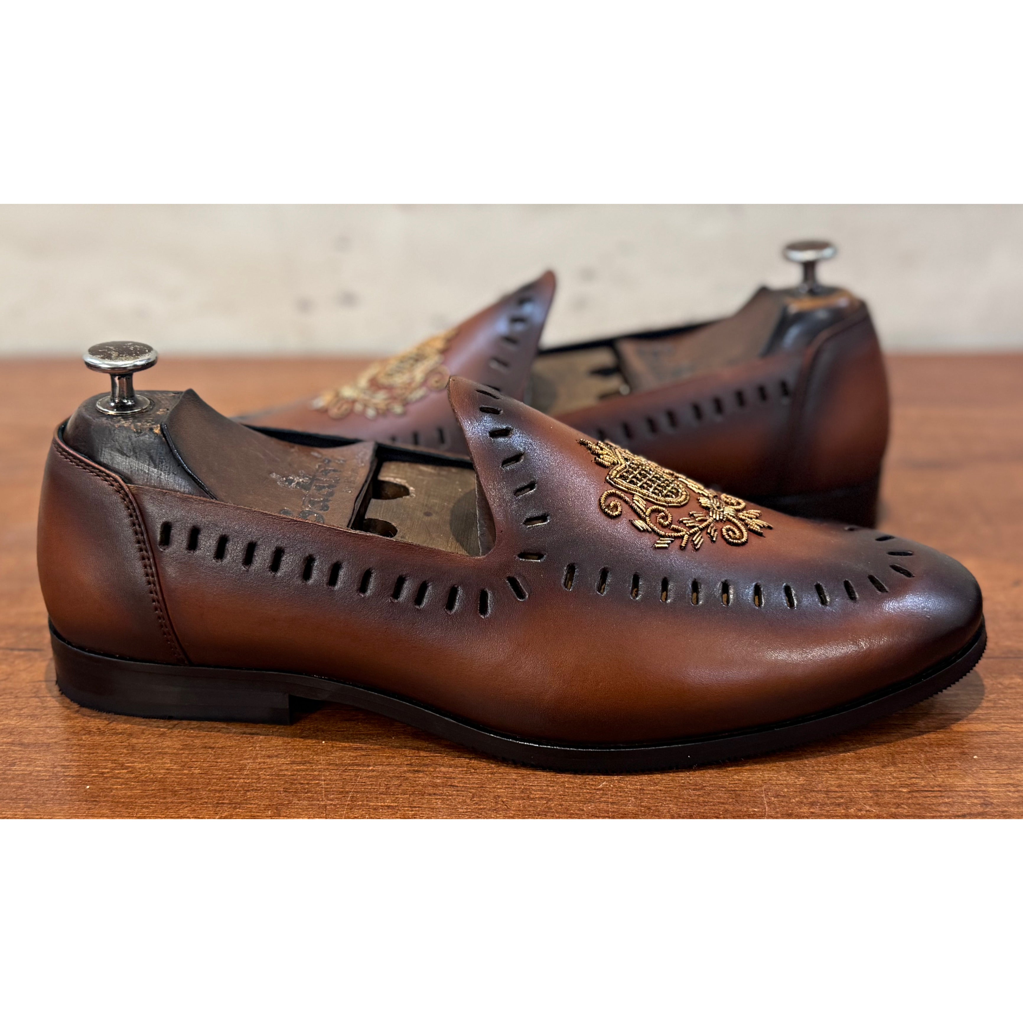 Maharaja Emblem Slip-ons Tan