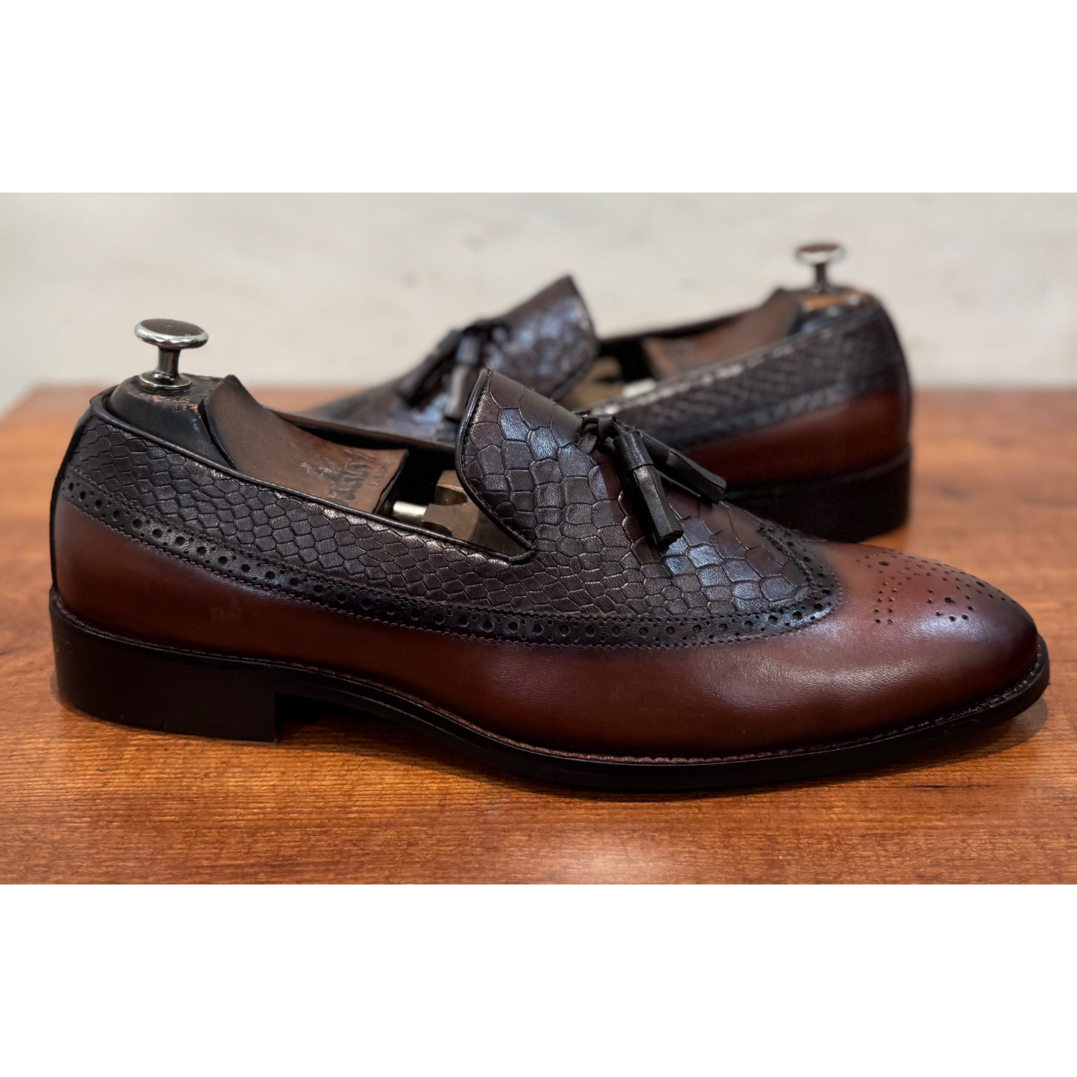 Twin Texture Wingcap Loafers Python