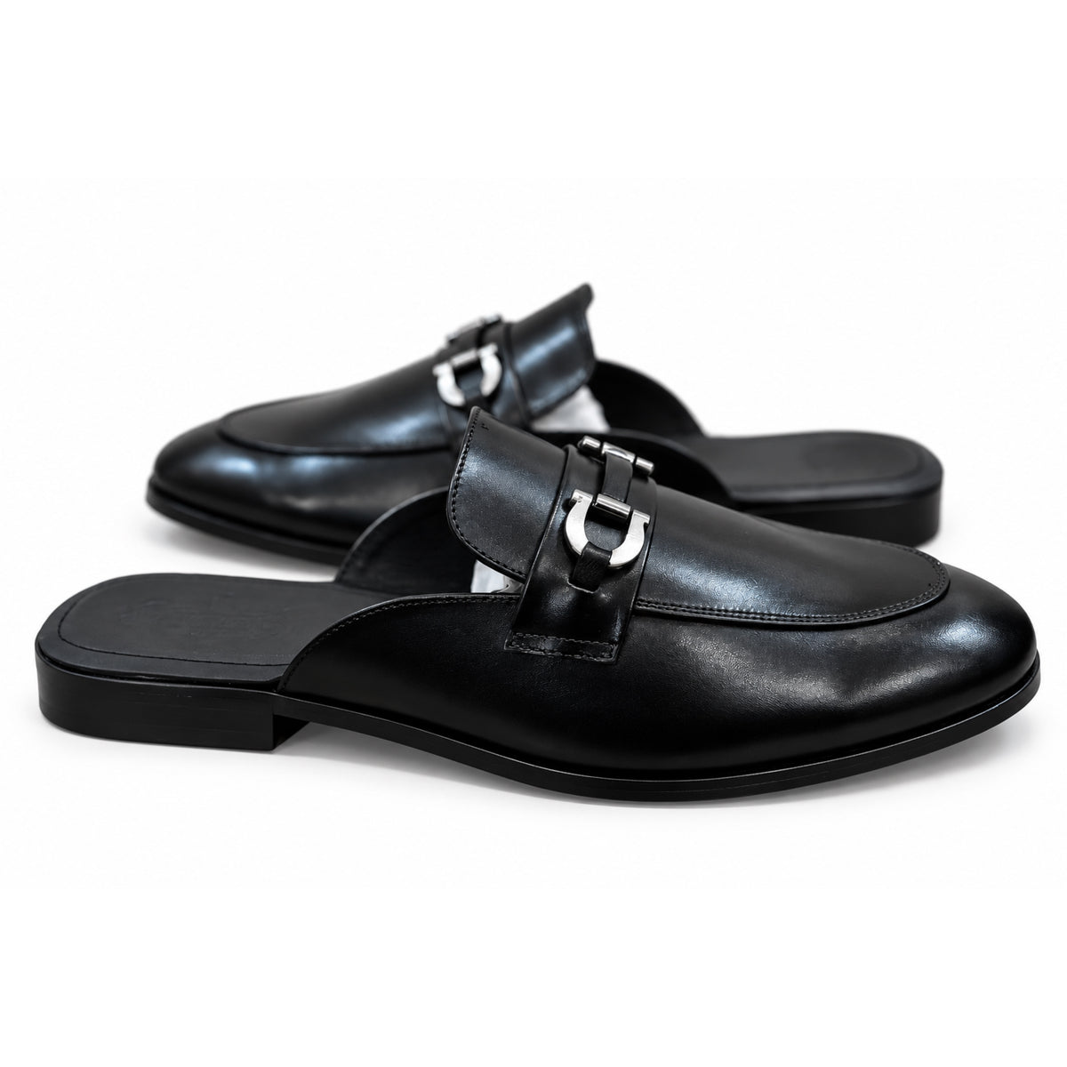 Noir Horsebit Mule