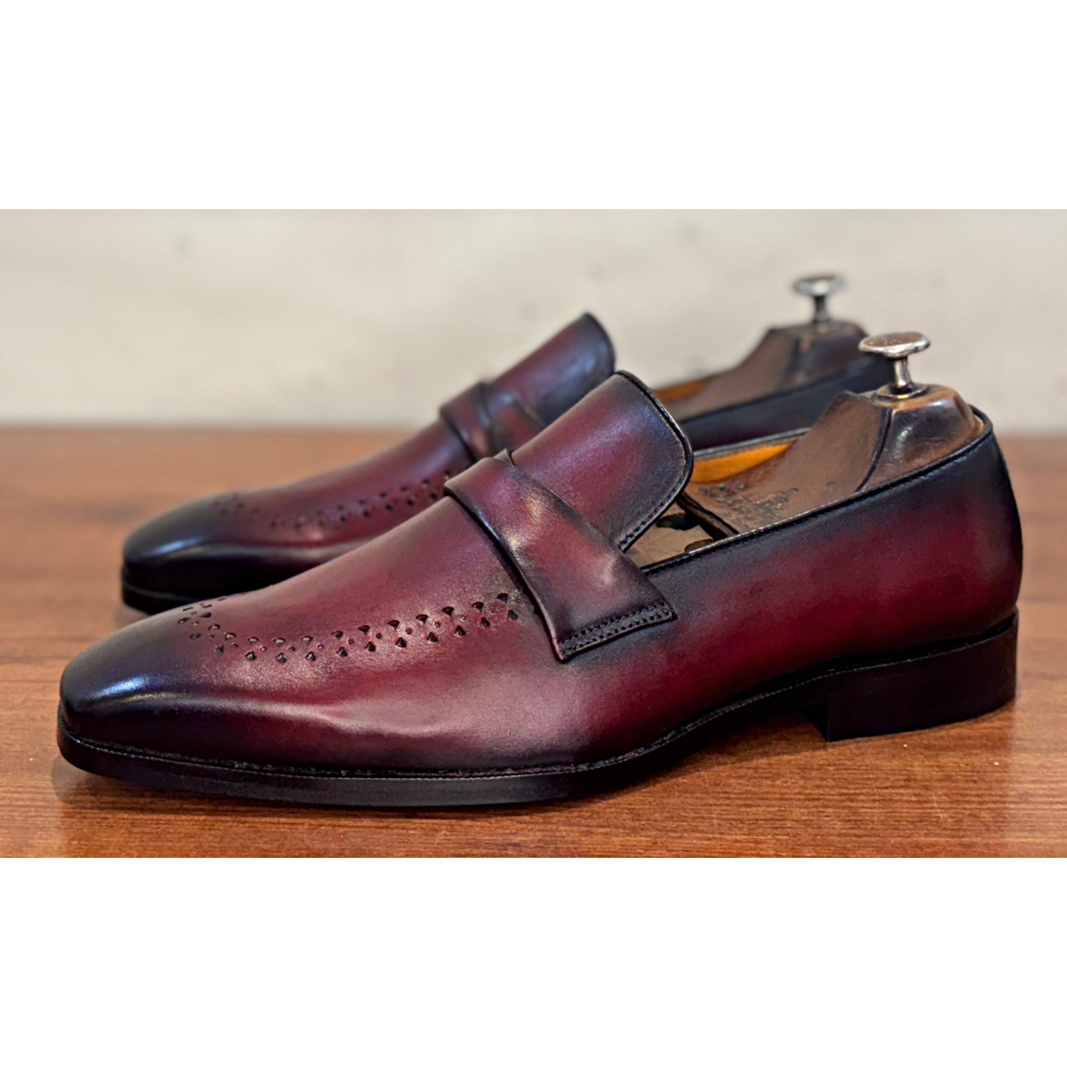 Myron | Bordo Hand Patina