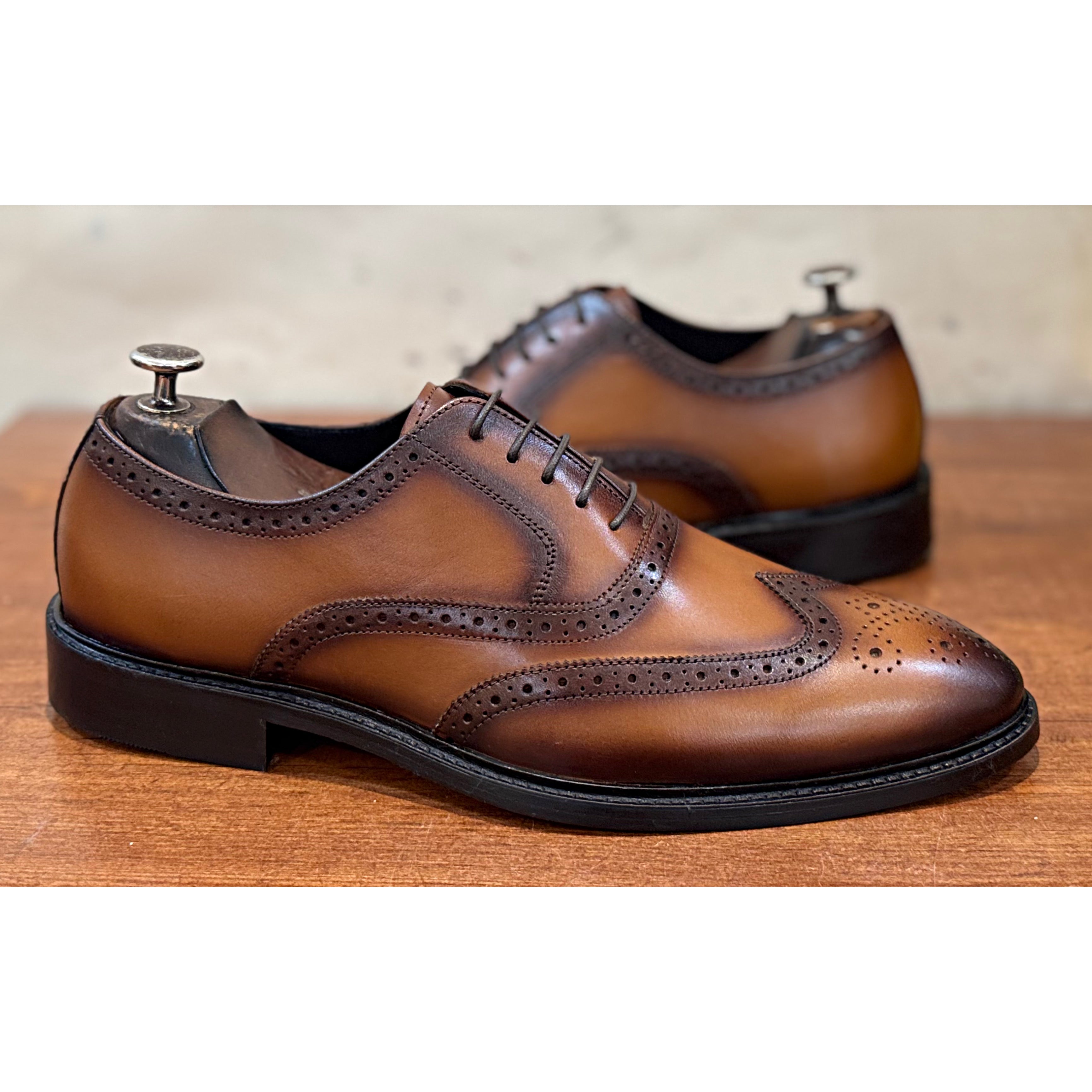 Wingtip Brogue Oxford - Tan Hand Patina