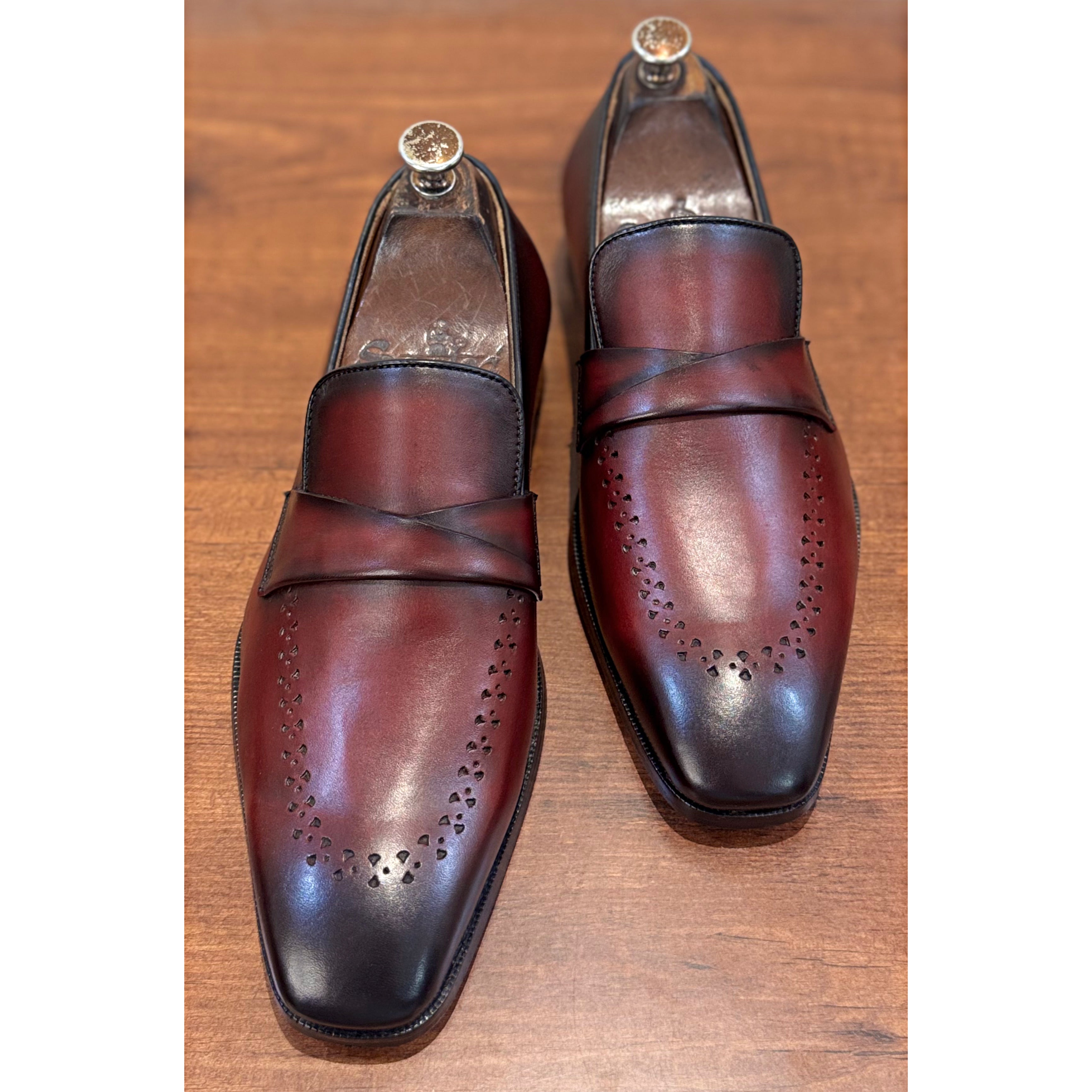 Myron | Bordo Hand Patina