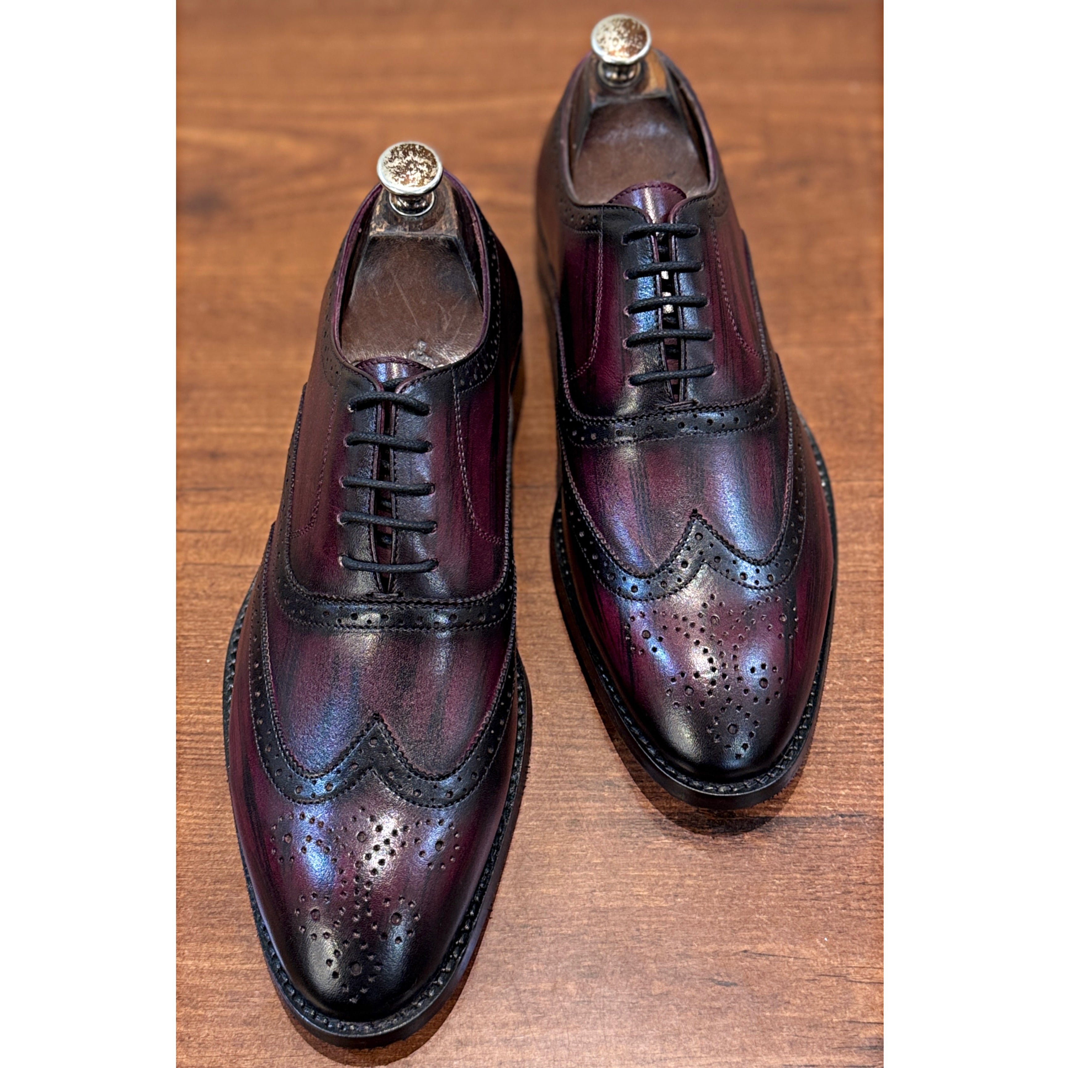 Bordeaux Patina Wingtip Oxford Shoes – Hand-Painted Burgundy Leather Dress Shoes for Men