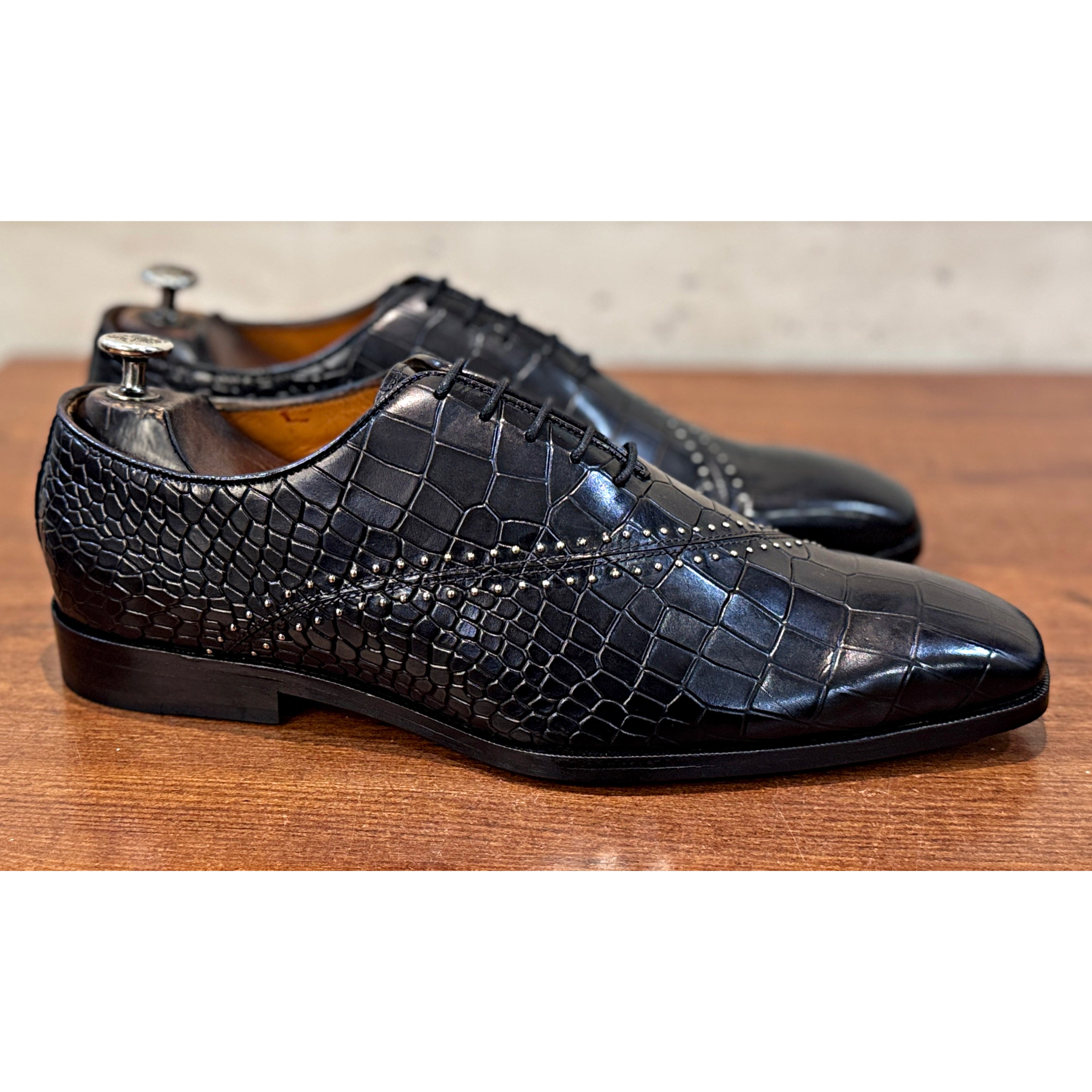 Black Croc-Embossed Leather Oxford Shoes – Luxury Studded Formal Dress Shoes