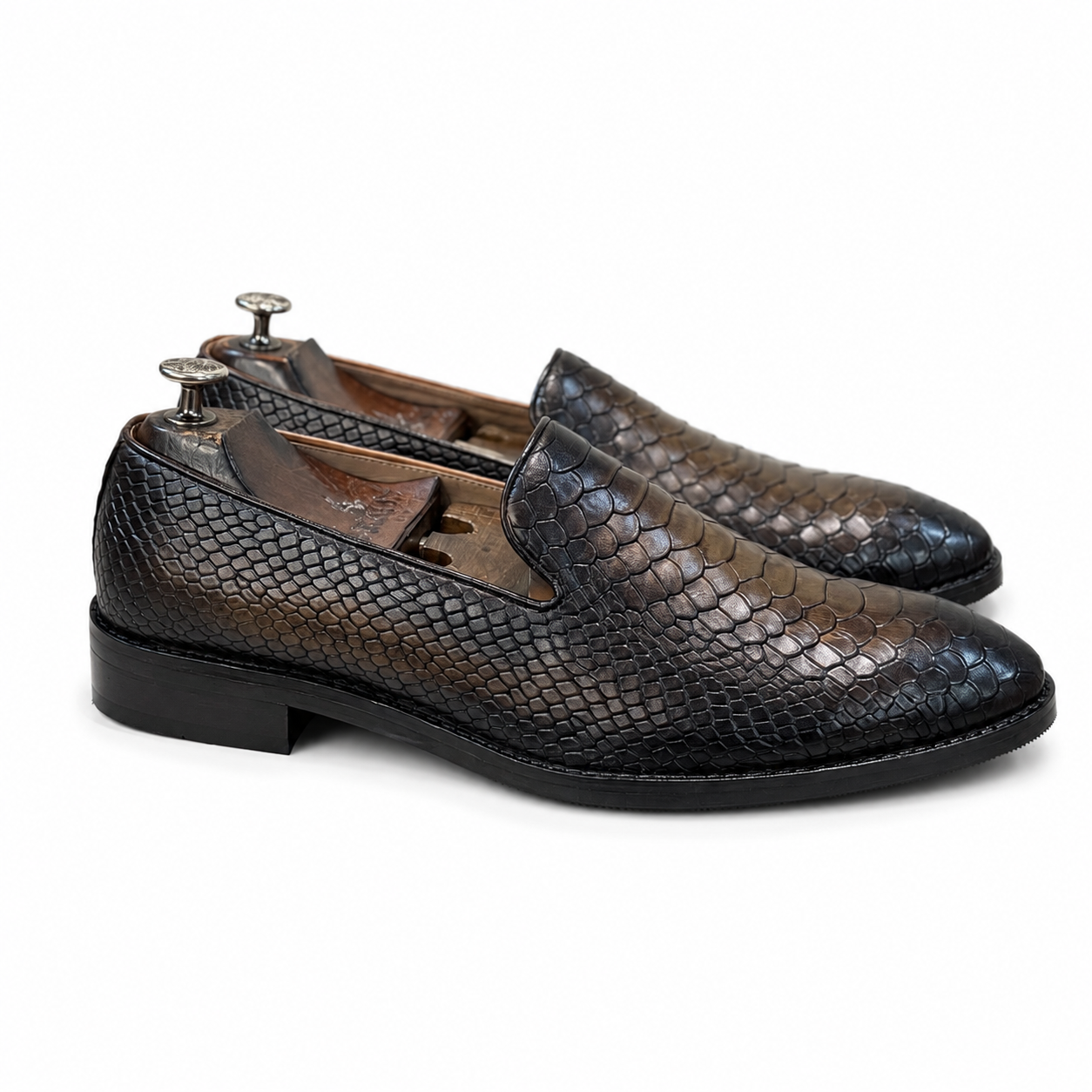 Noir Élan Embossed Leather Loafer
