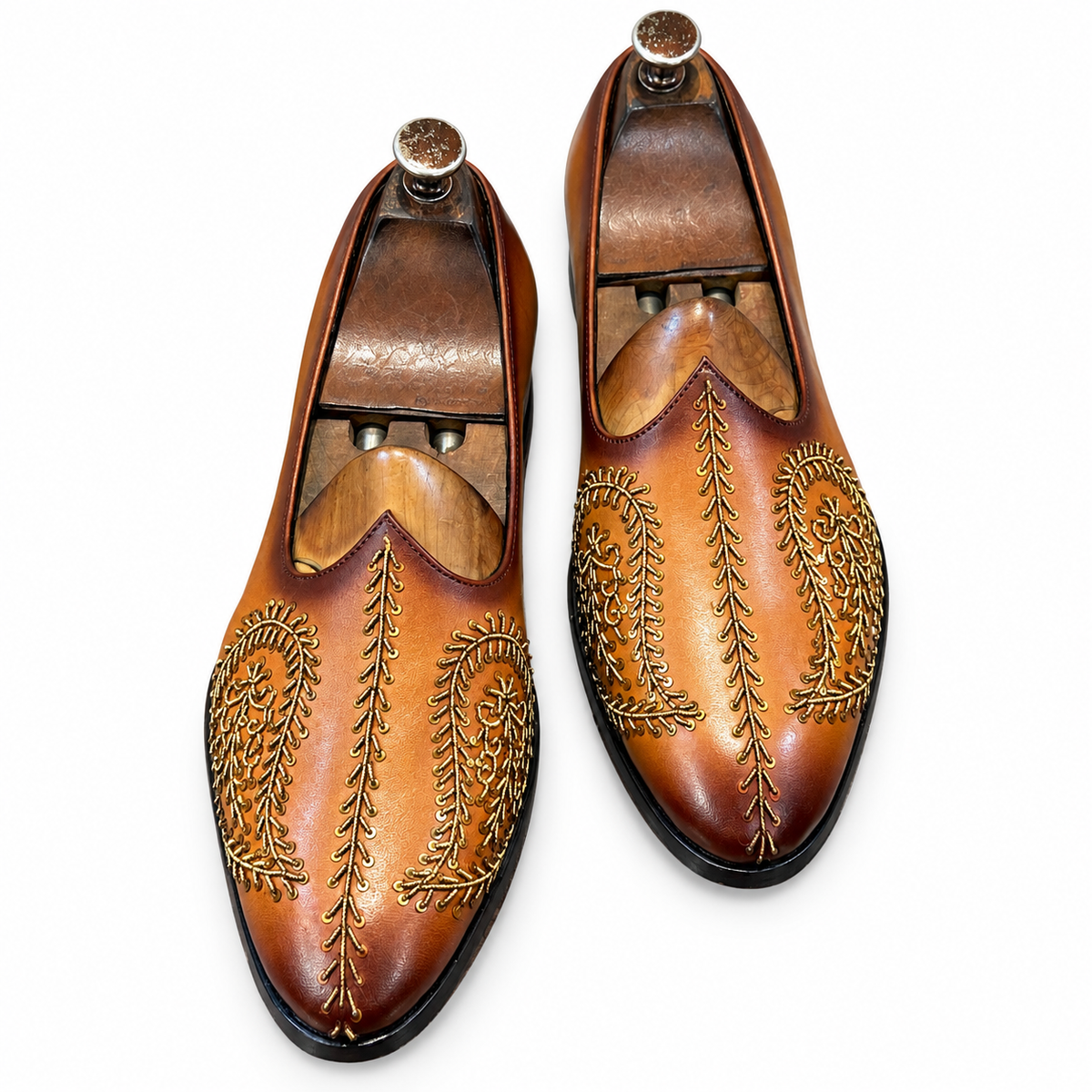 Bail Zari Tan Embroidered Leather Jutti