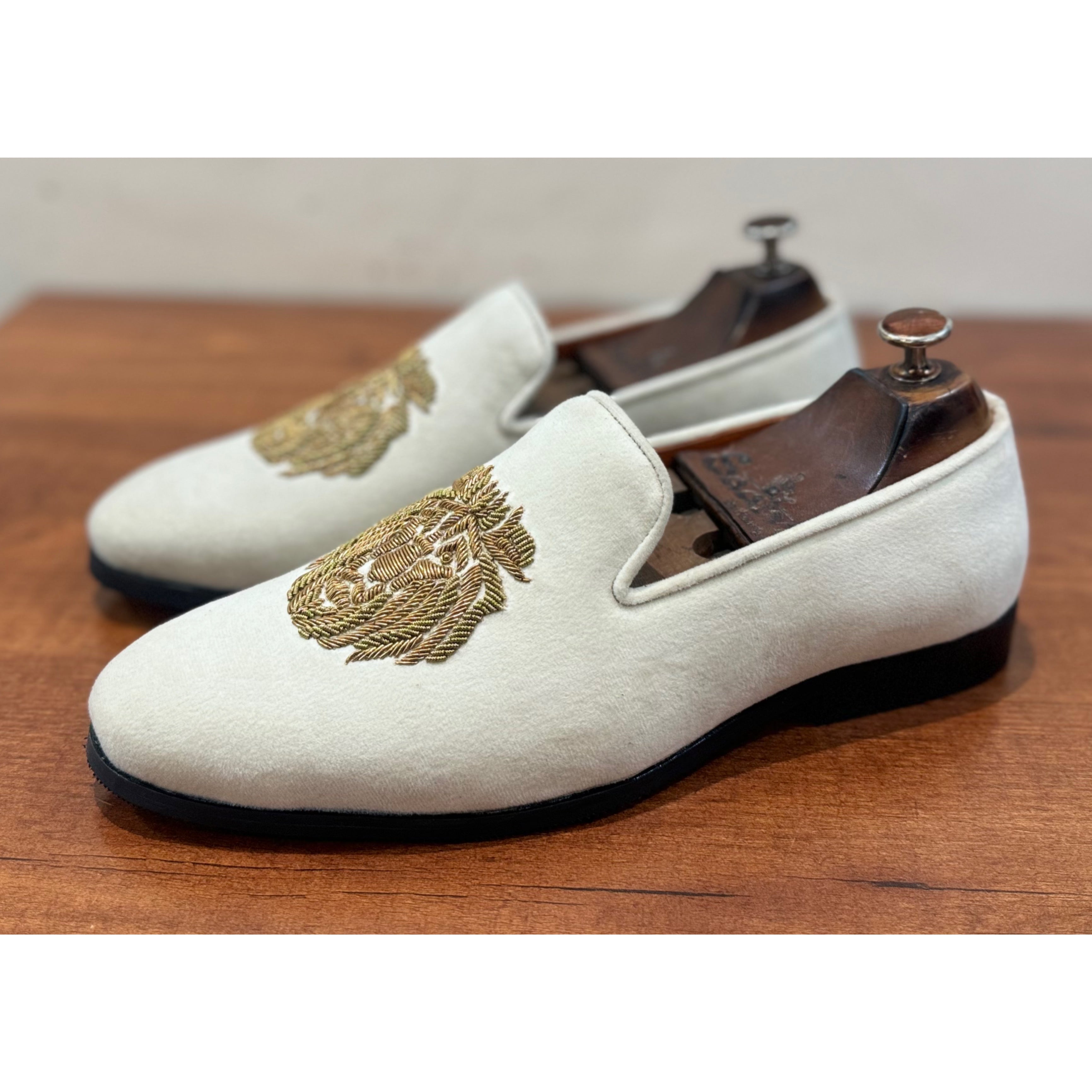 Cream Velvet Lion Zardosi Slipons