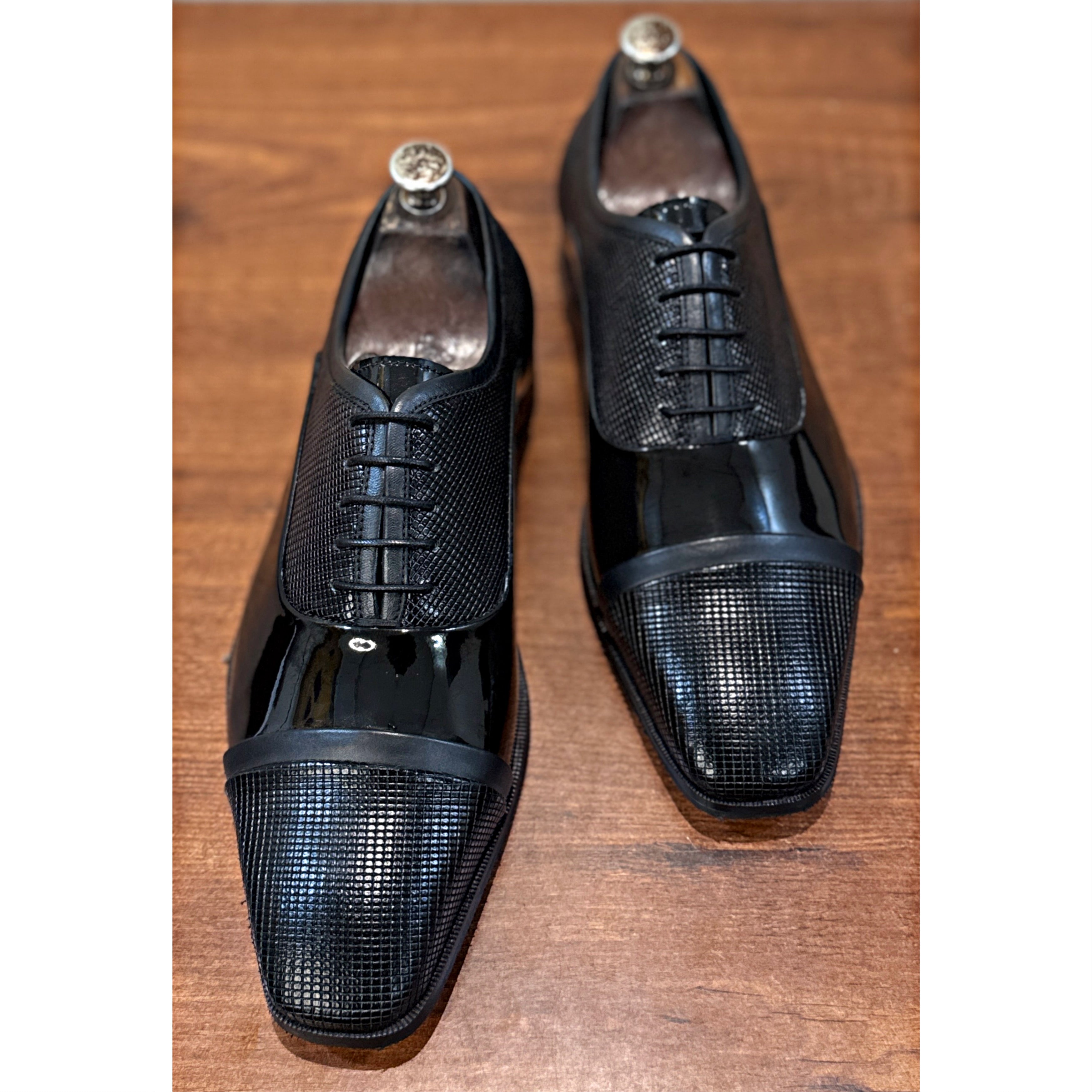 Black Patent Leather Cap-Toe Oxford Shoes – Luxury Textured Formal Dress Shoes