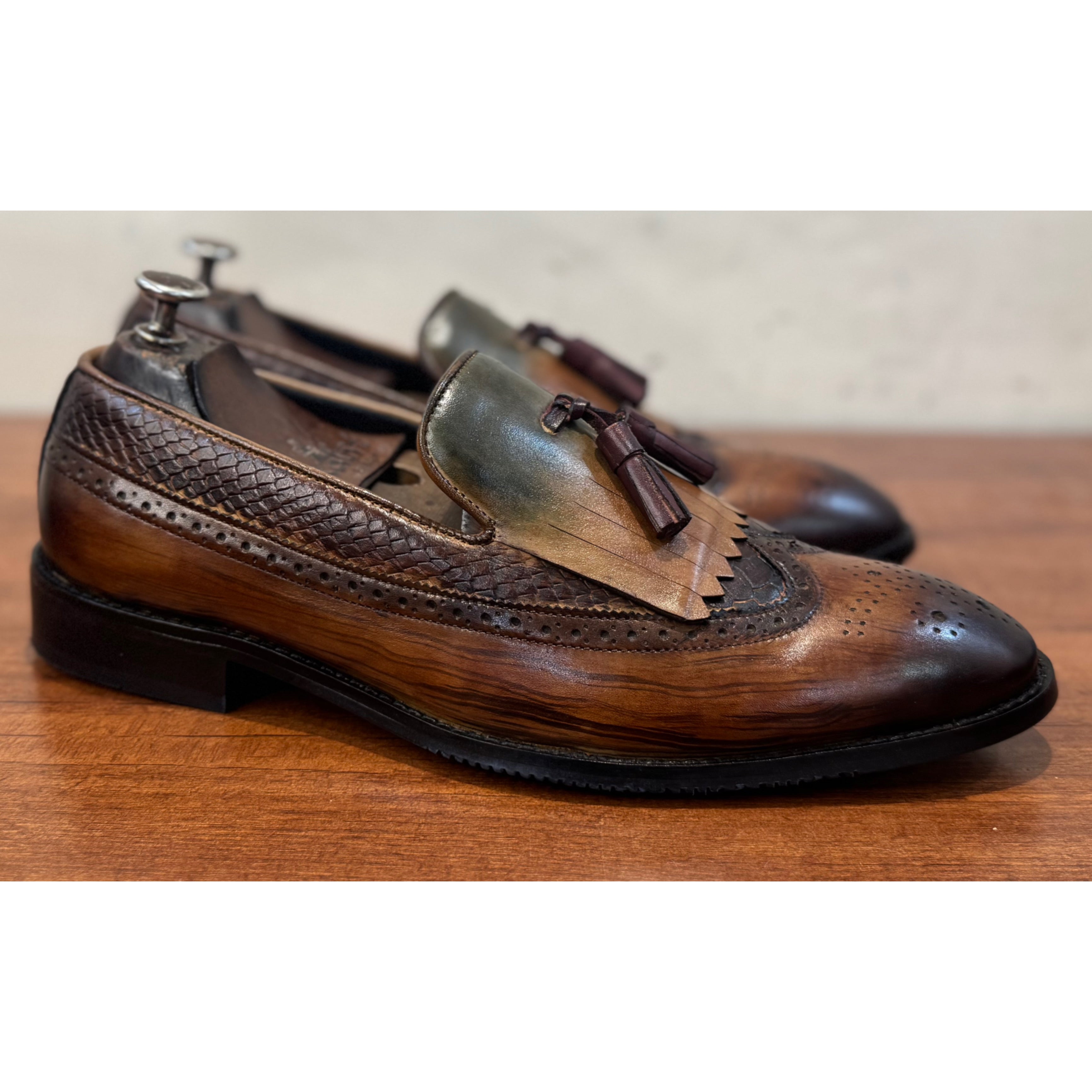 Wingcap Loafers With Fringes& Tassels Hand Patina