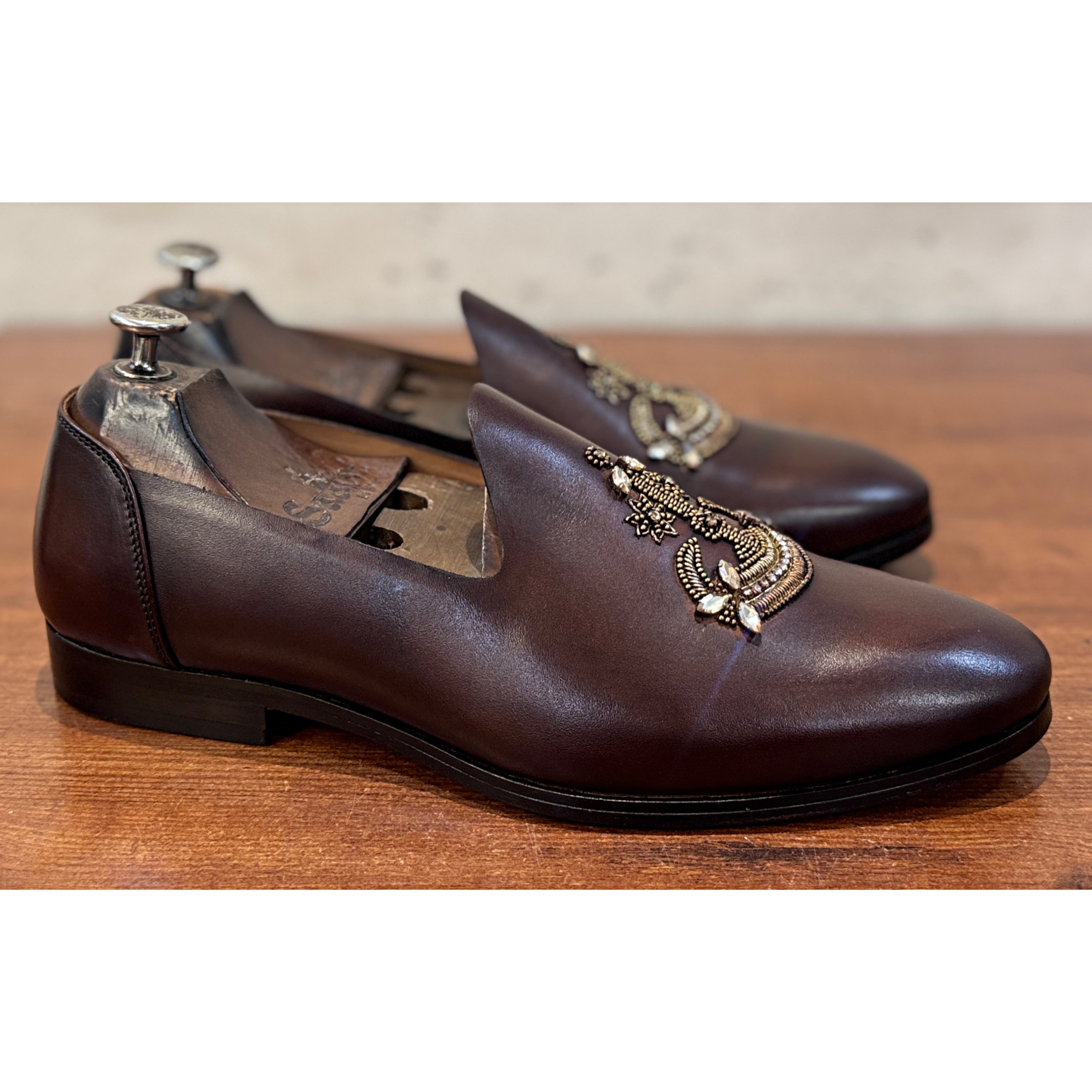 Anchor Hand Zardosi Jutti – Royal Brown