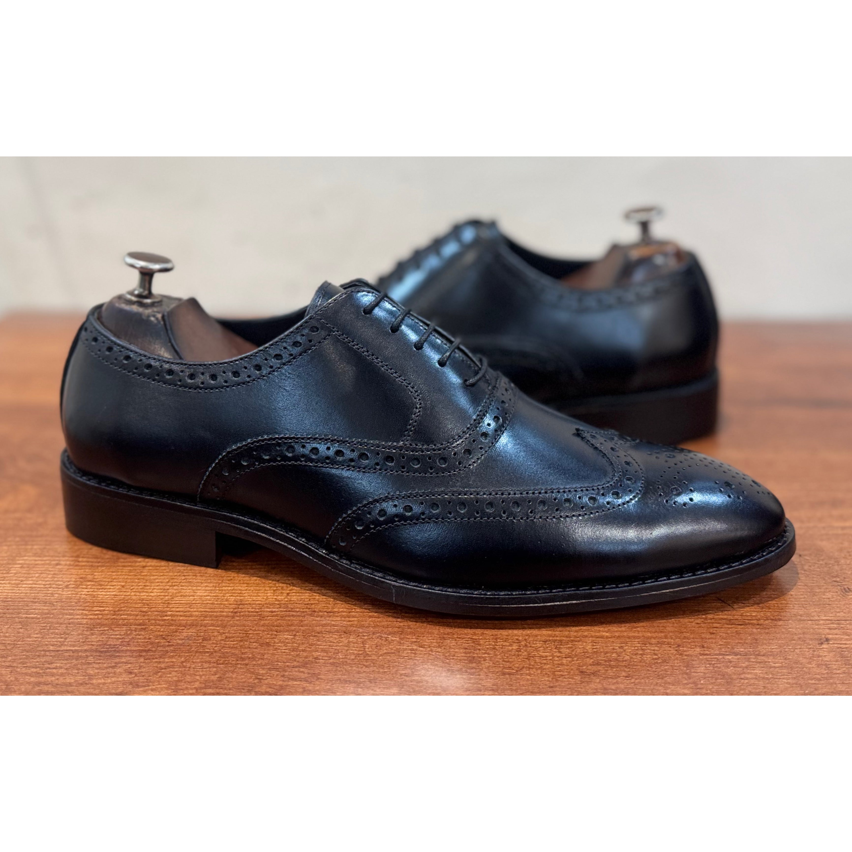 Black Brogues Oxfords Classic