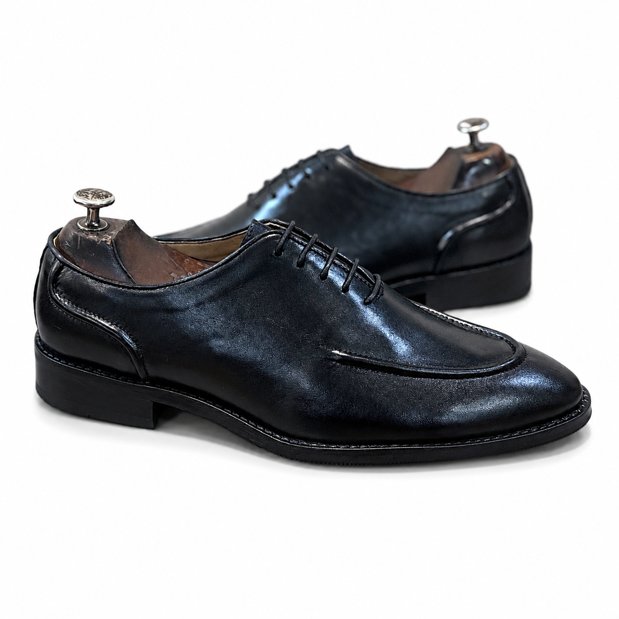 Noir Veritas Oxford