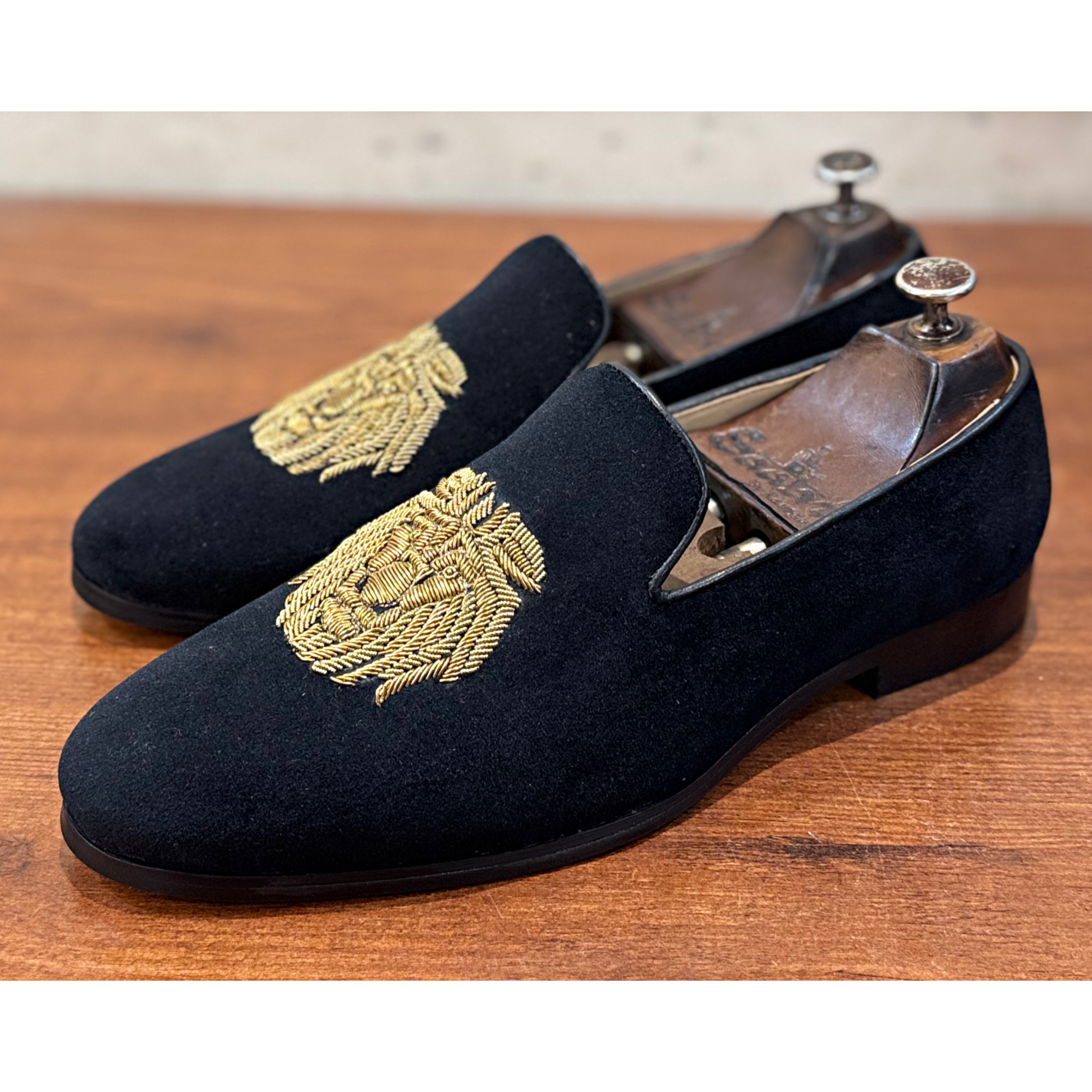 Black Velvet Lion Zardosi Slipons