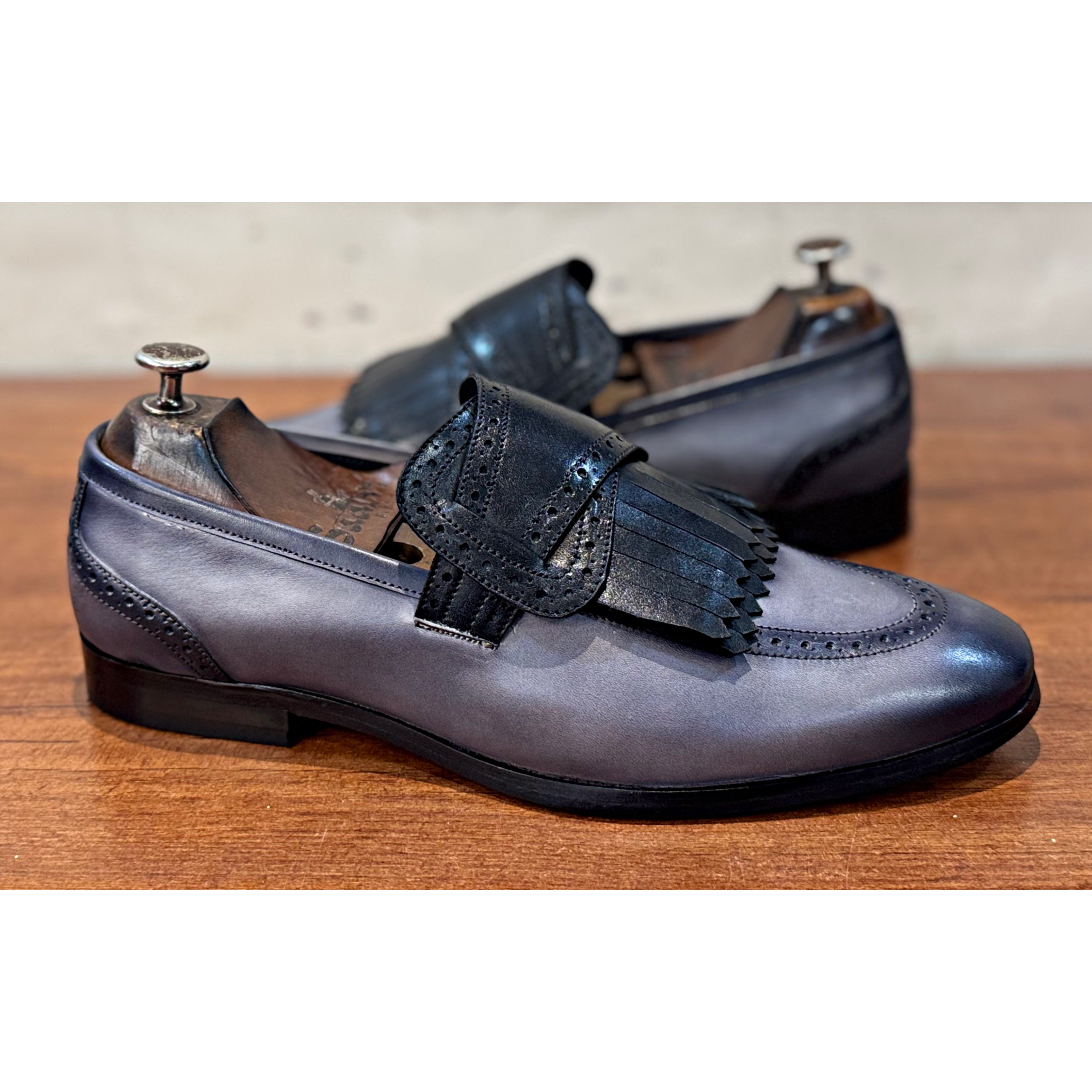 Butterfly Loafers With Fringes Grey