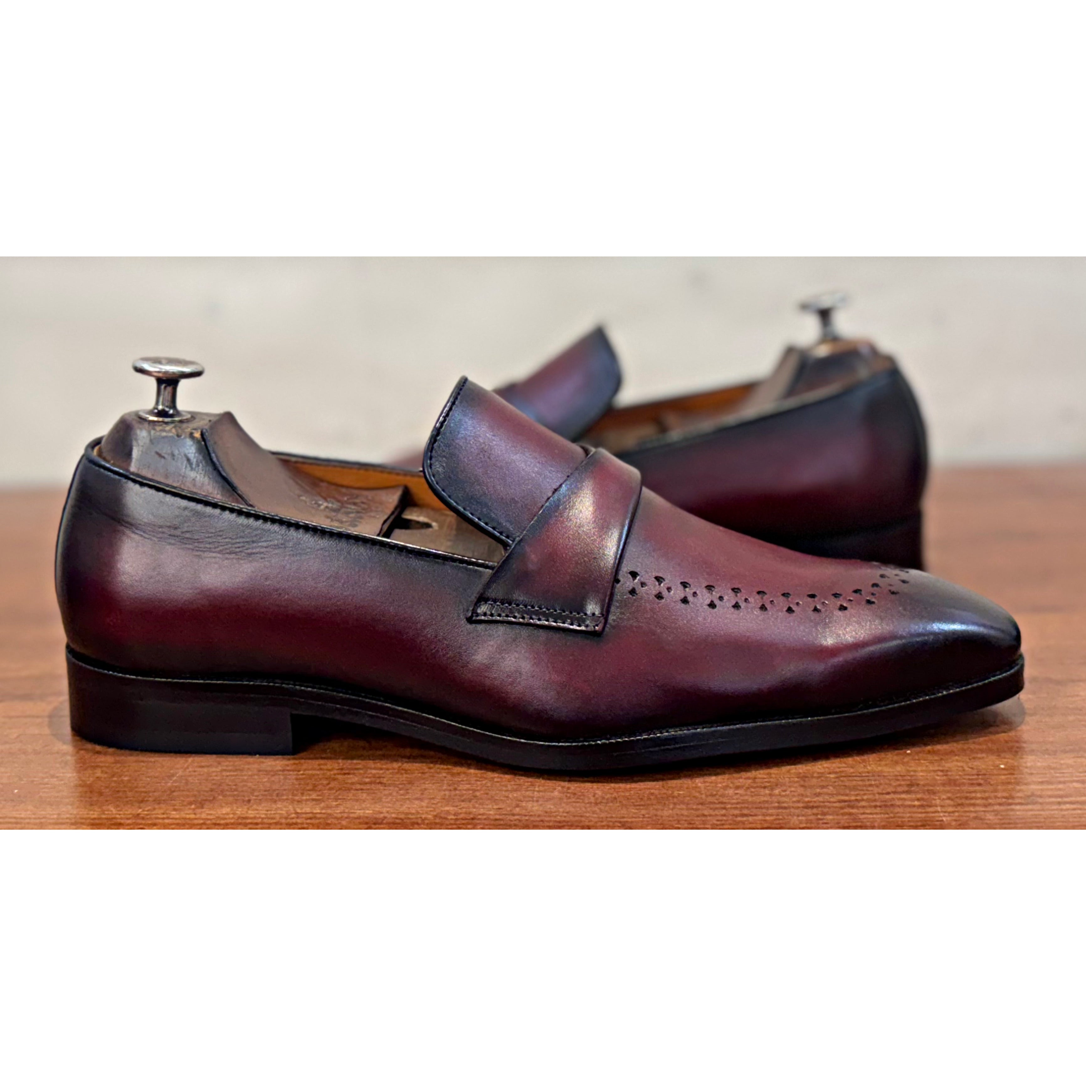 Myron | Bordo Hand Patina