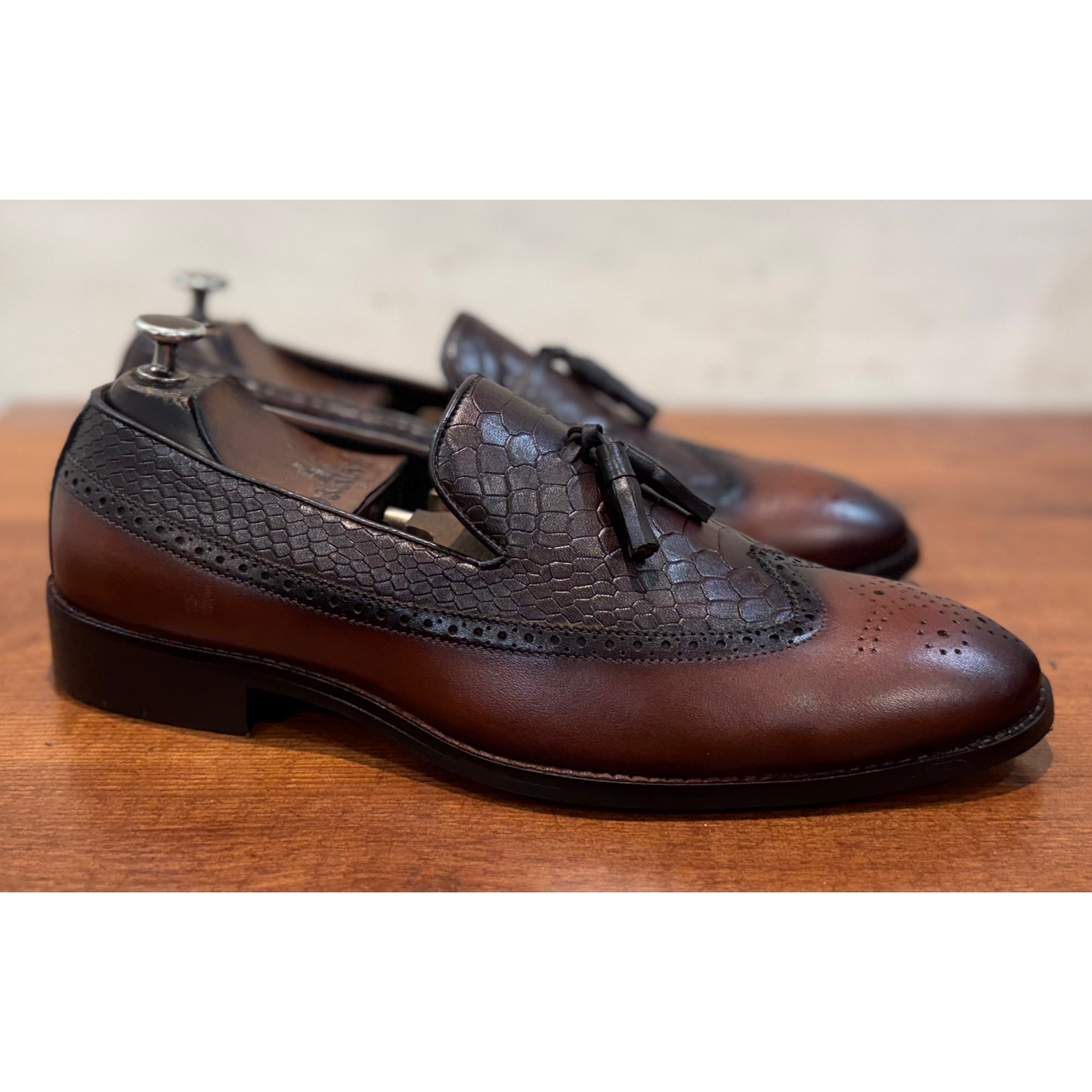 Twin Texture Wingcap Loafers Python