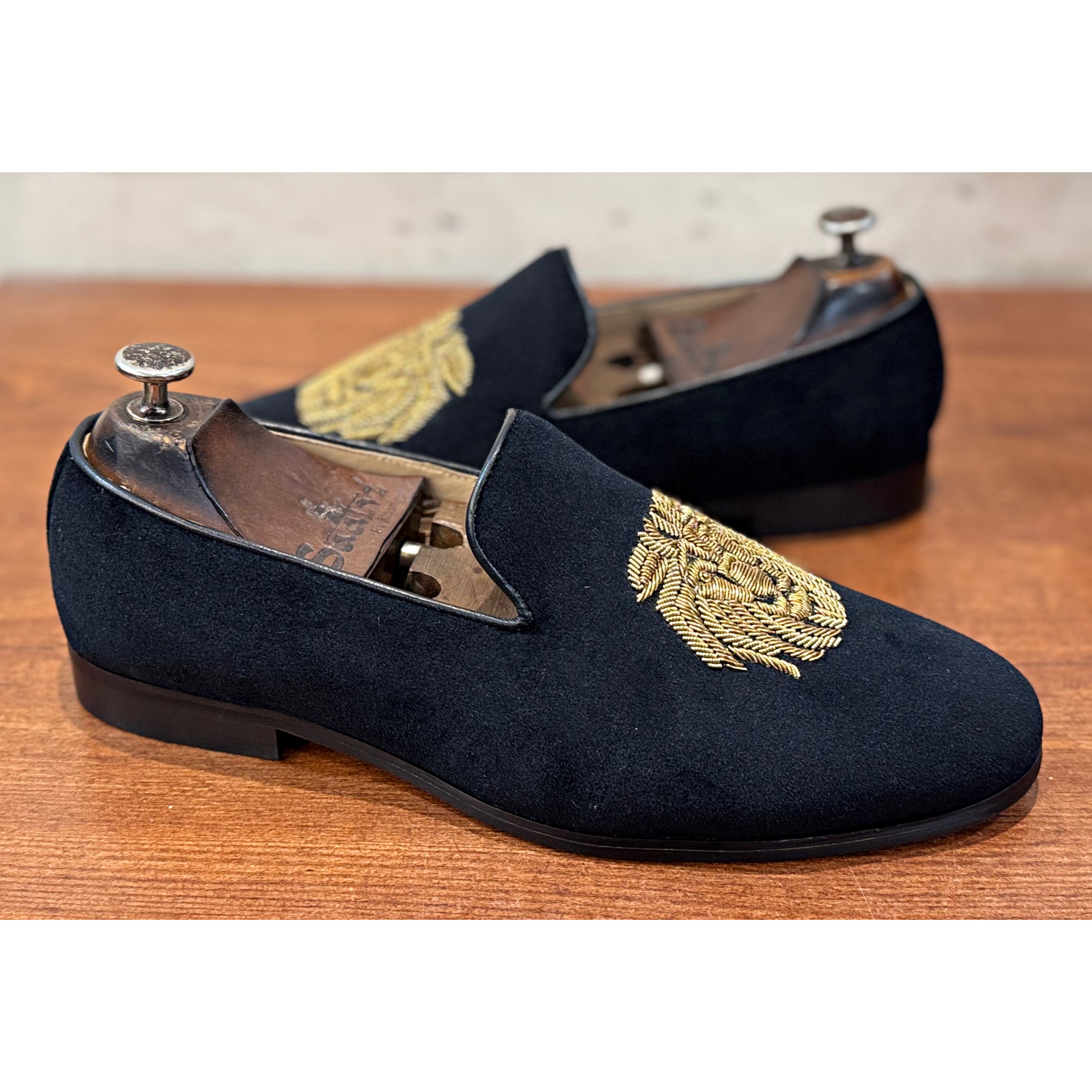 Black Velvet Lion Zardosi Slipons