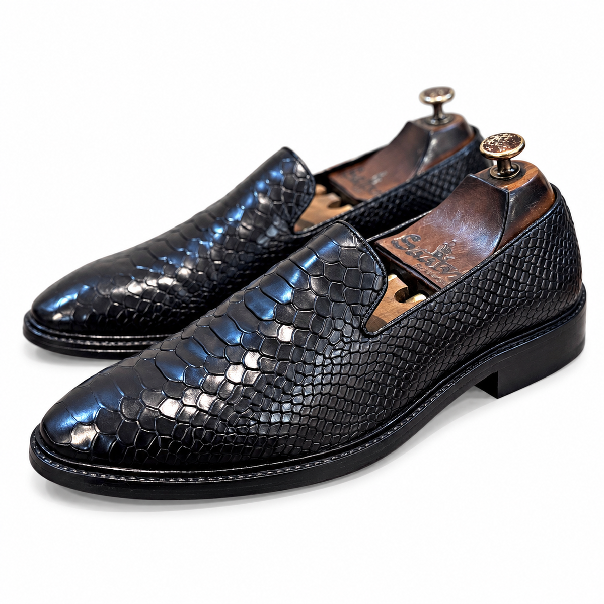 Noir Serpent Éclat Loafers