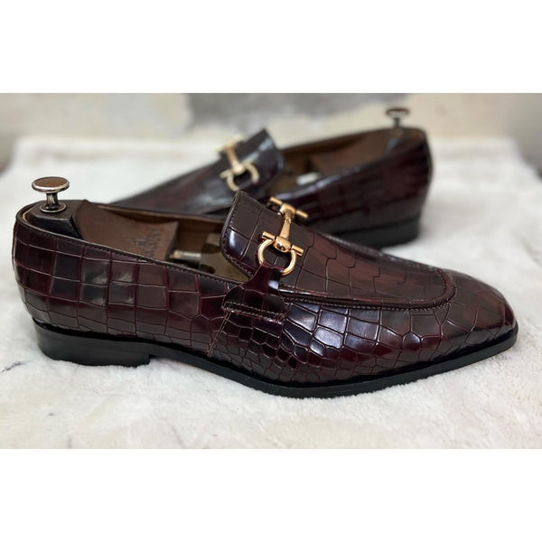 Wine Crocodile Loafers With Buckle