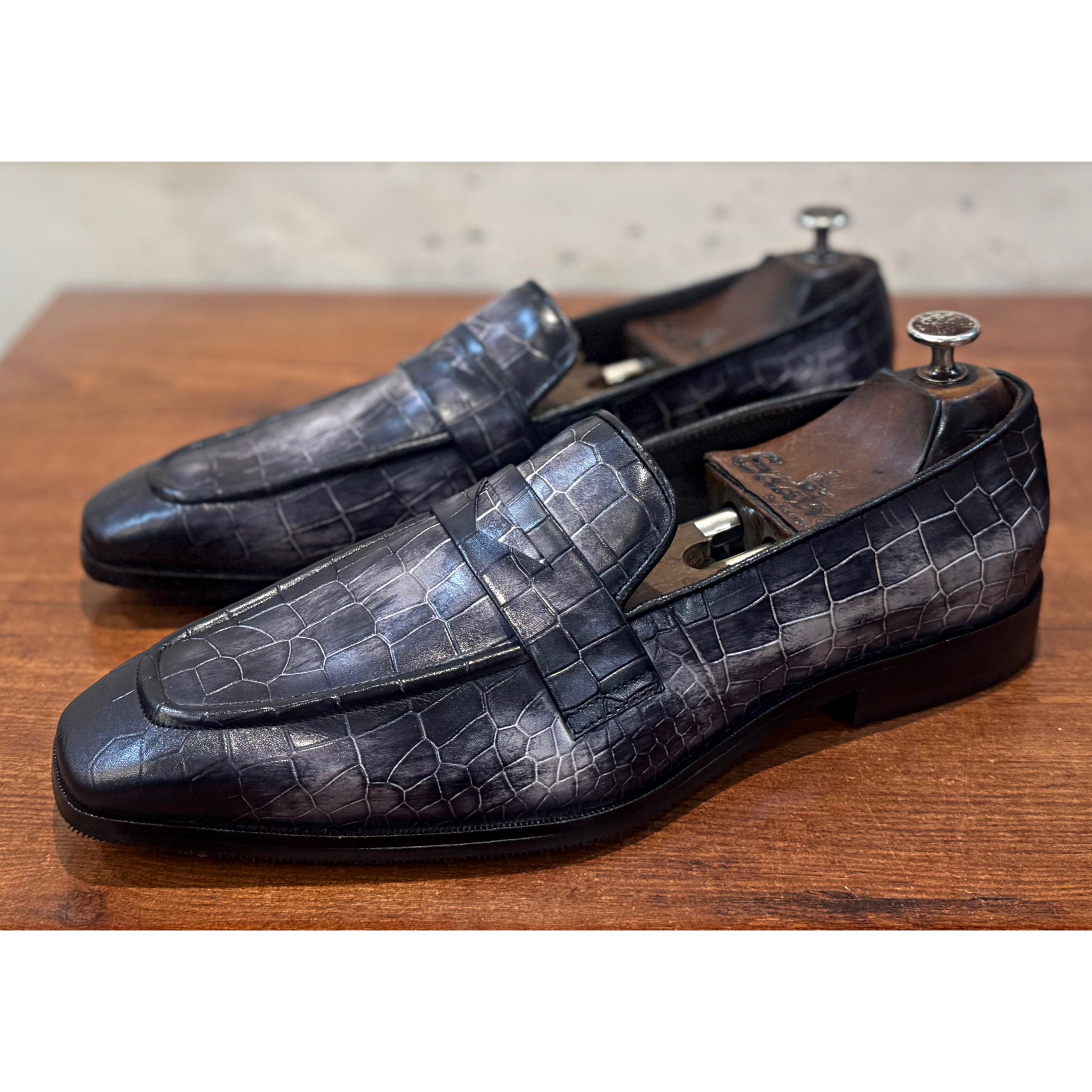 Penny Loafers Grey Croco Hand Patina
