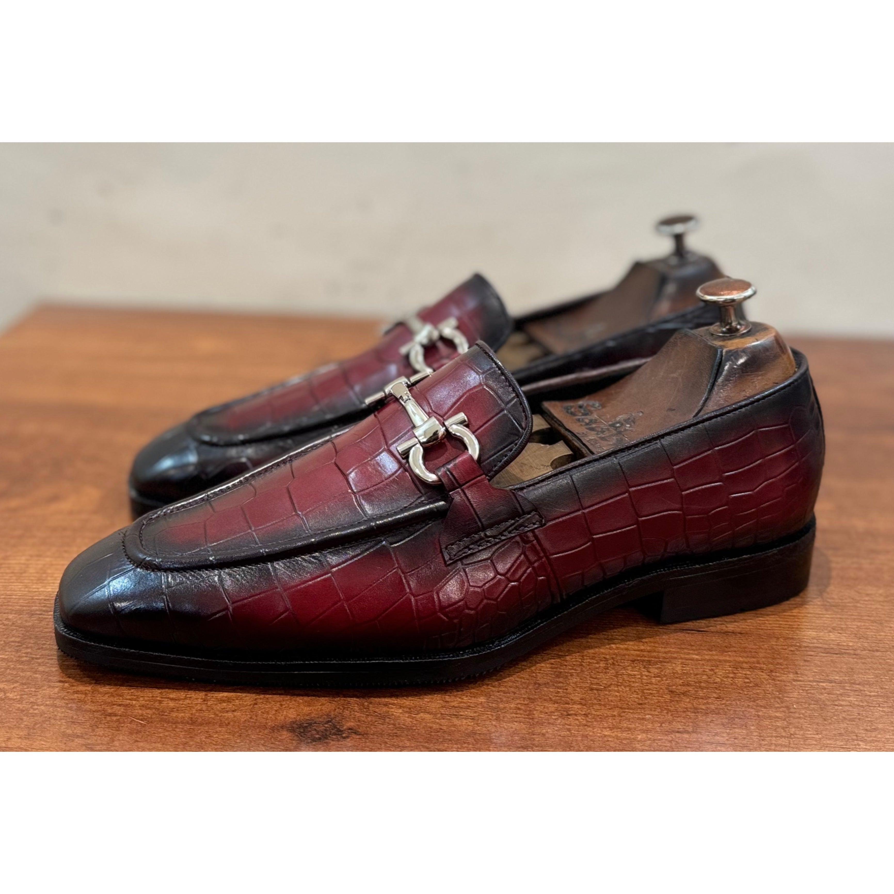 Wine Croco Loafers With Buckle