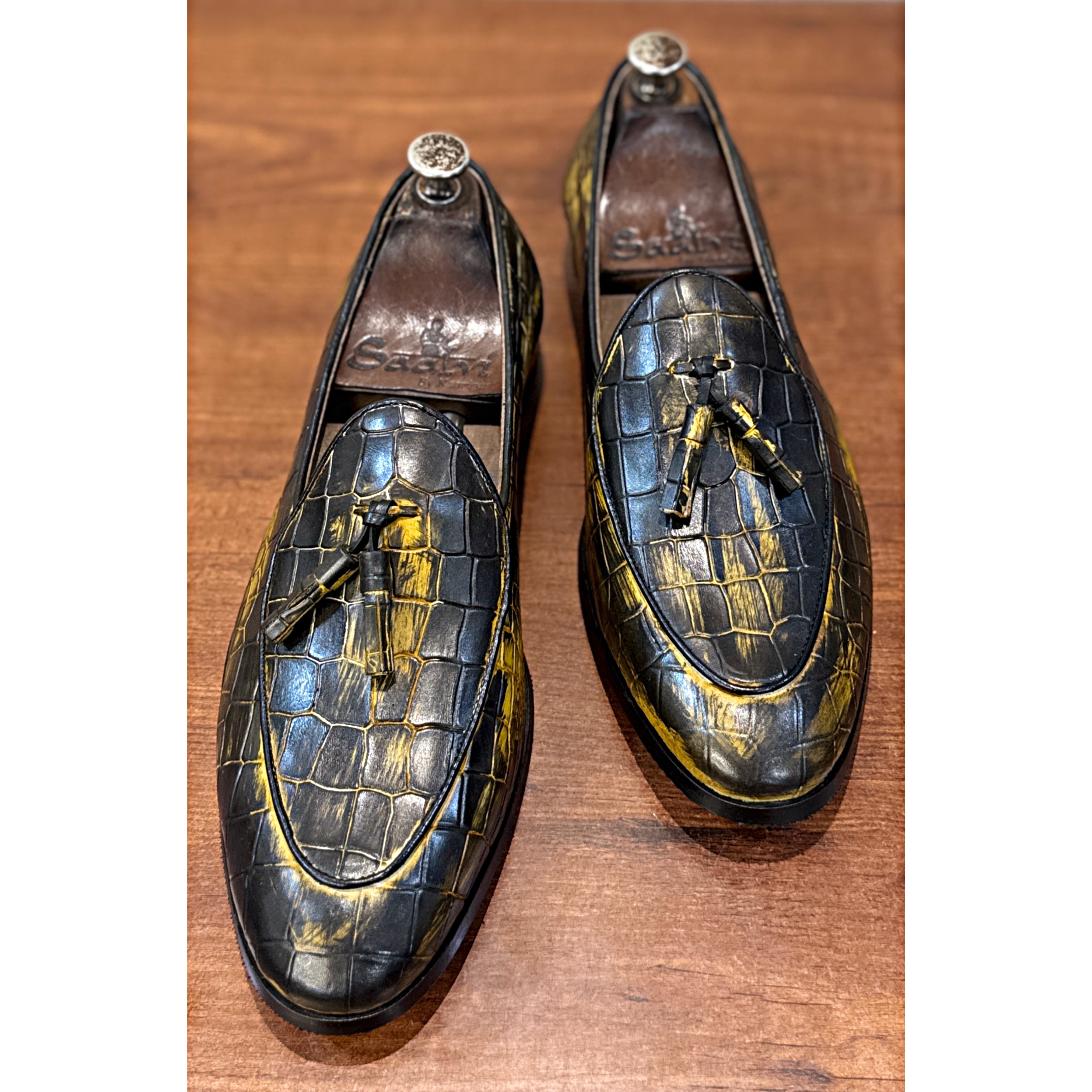 Black & Gold Croc-Embossed Tassel Loafers – Luxury Designer Slip-On Dress Shoes